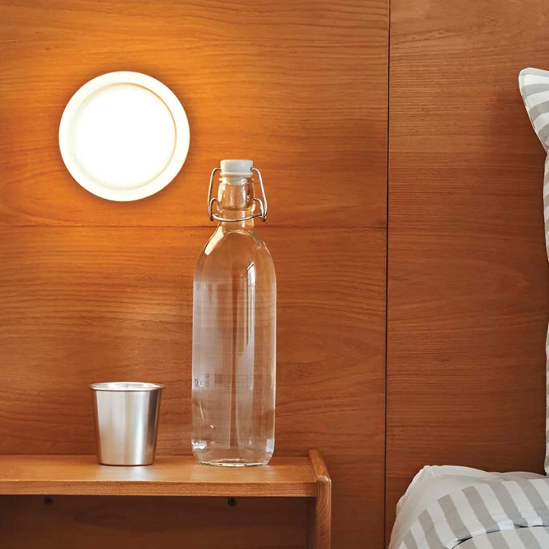 Compact LED Wall Lamp - Modern Acrylic and Aluminium Sconce Light for Indoor Wall Lighting