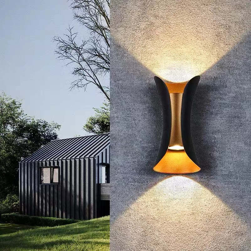 Curved Outdoor Wall Lights - IP65 Waterproof LED Lamp in Metal and Acrylic for Garden and Corridor Lighting