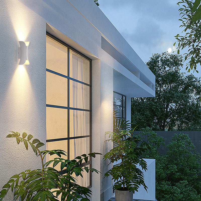 Curved Outdoor Wall Lights - IP65 Waterproof LED Lamp in Metal and Acrylic for Garden and Corridor Lighting