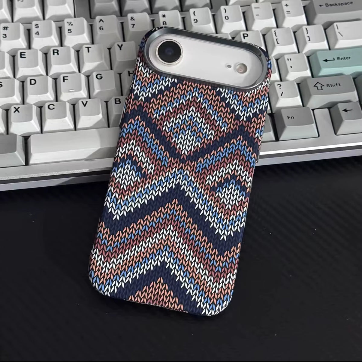Retro Floral Print iPhone 18 Pro & iPhone 18 Pro Max Case