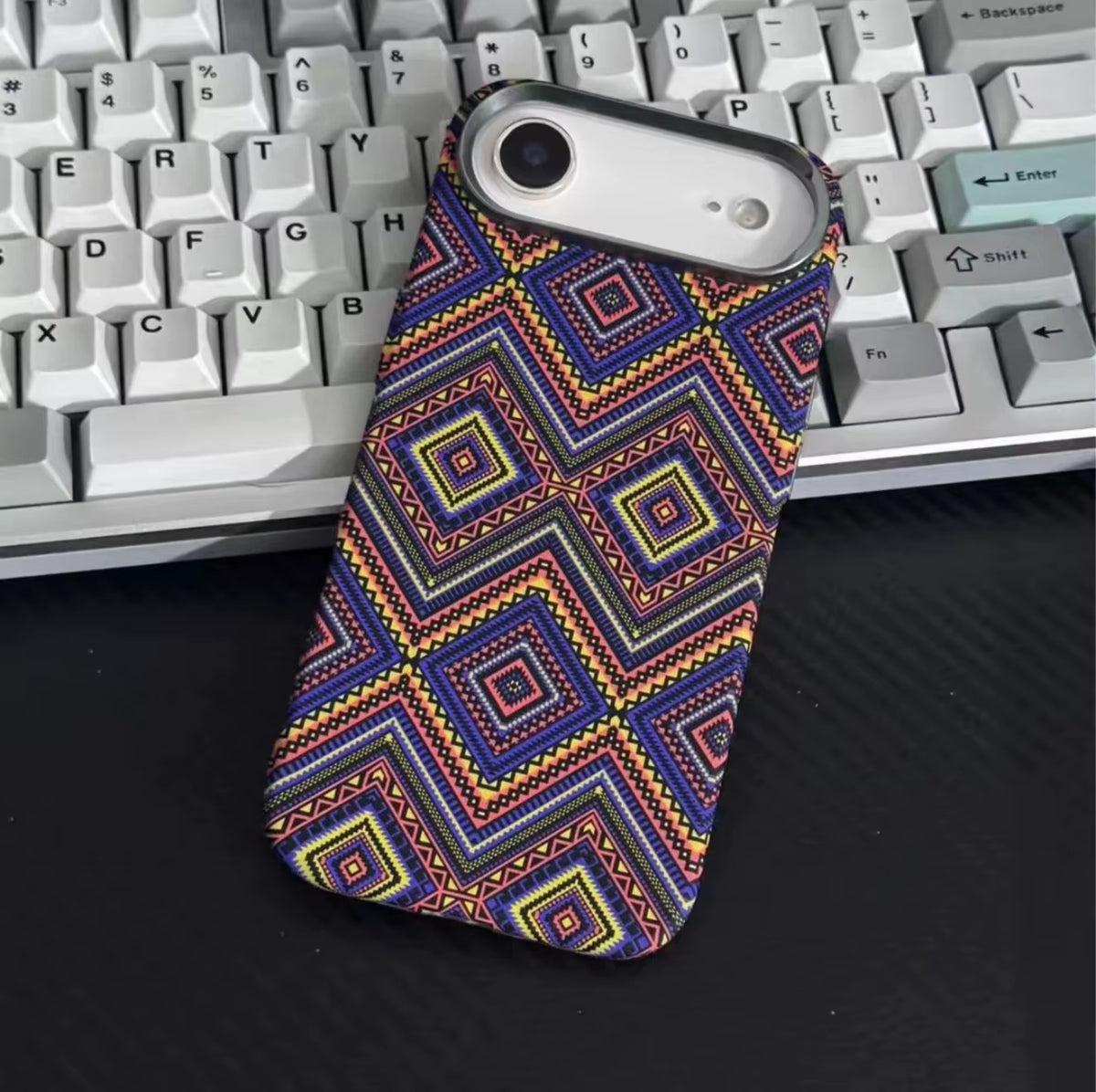 Retro Floral Print iPhone 18 Pro & iPhone 18 Pro Max Case