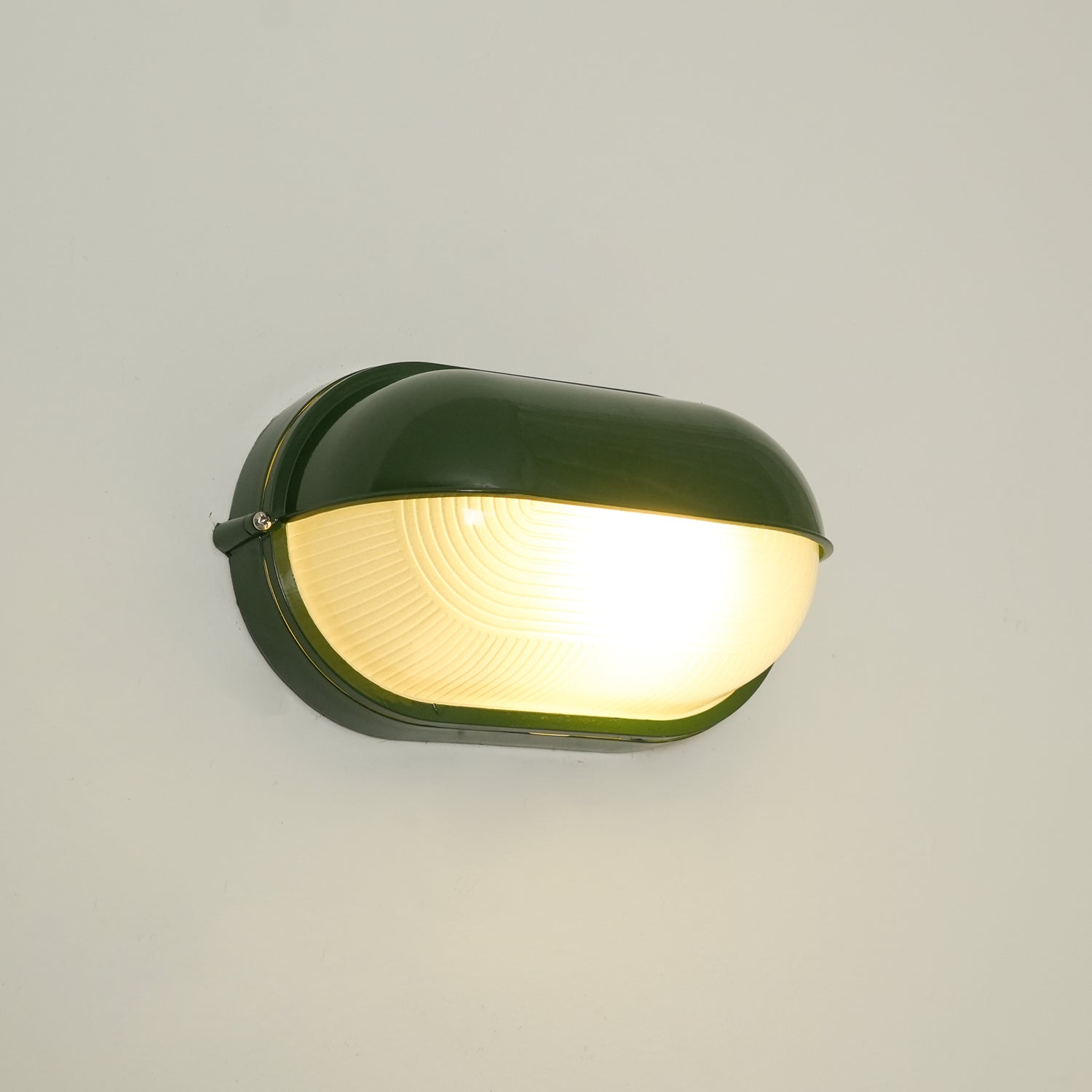 Industrial Outdoor Wall Lamp with Ribbed Glass Shade – IP65 Rated Exterior Wall Light for Patios and Porches