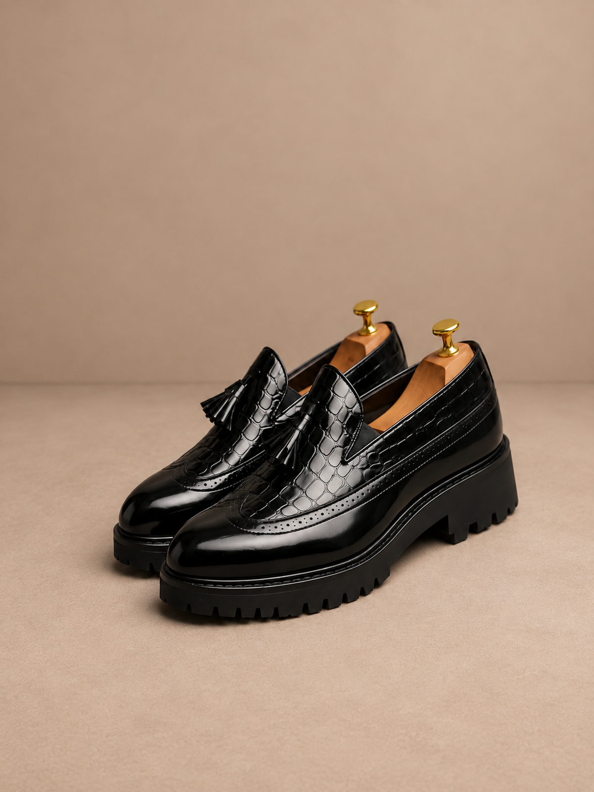 Men's Loafers With Croc-Embossed Tassels