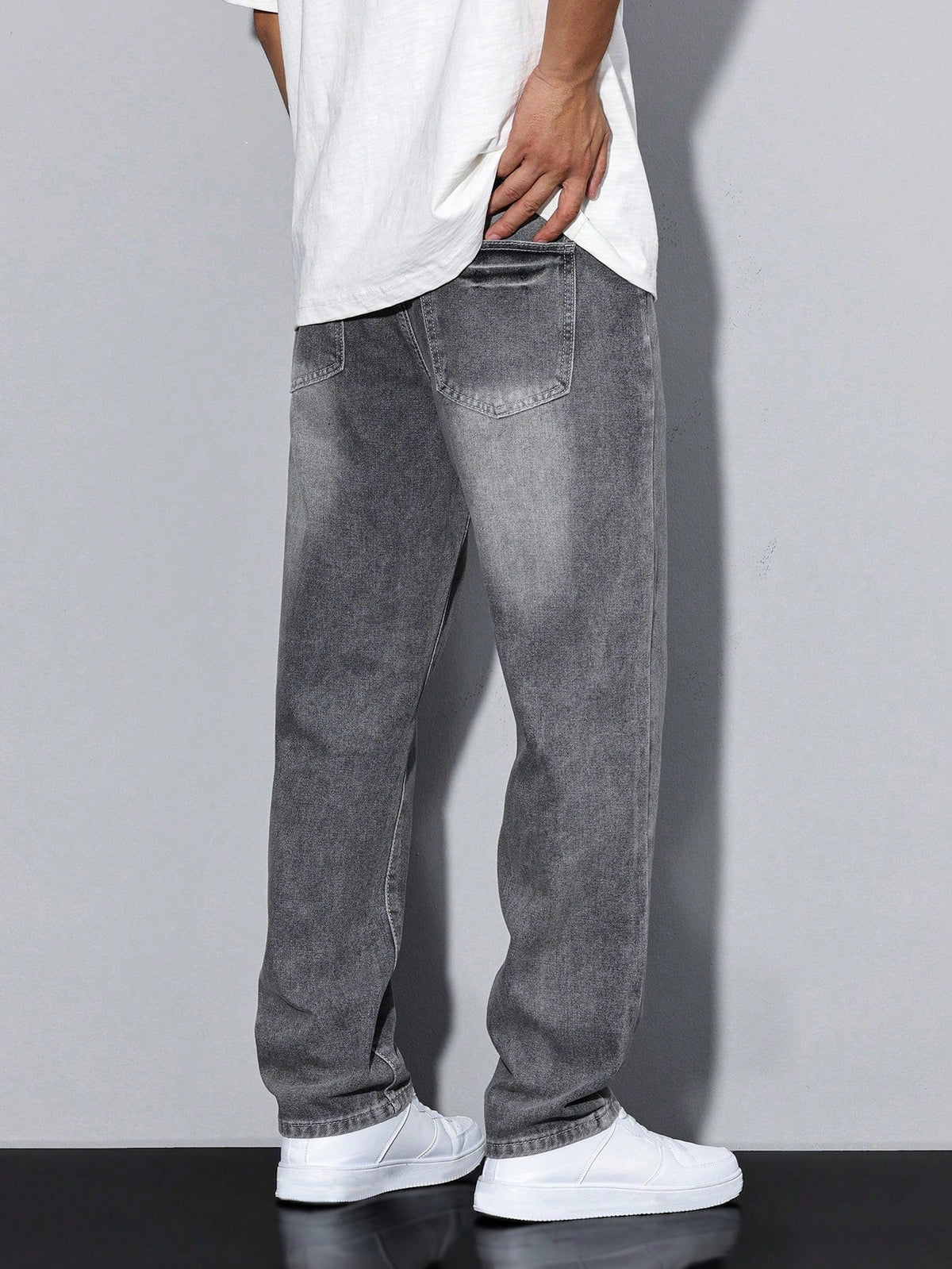 Men’s Straight-Leg Jeans with Washed Finish