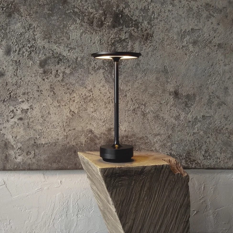 Minimalist LED Table Lamp – Modern Design for Living Room, Bedroom or Office – Gentle Ambient Lighting