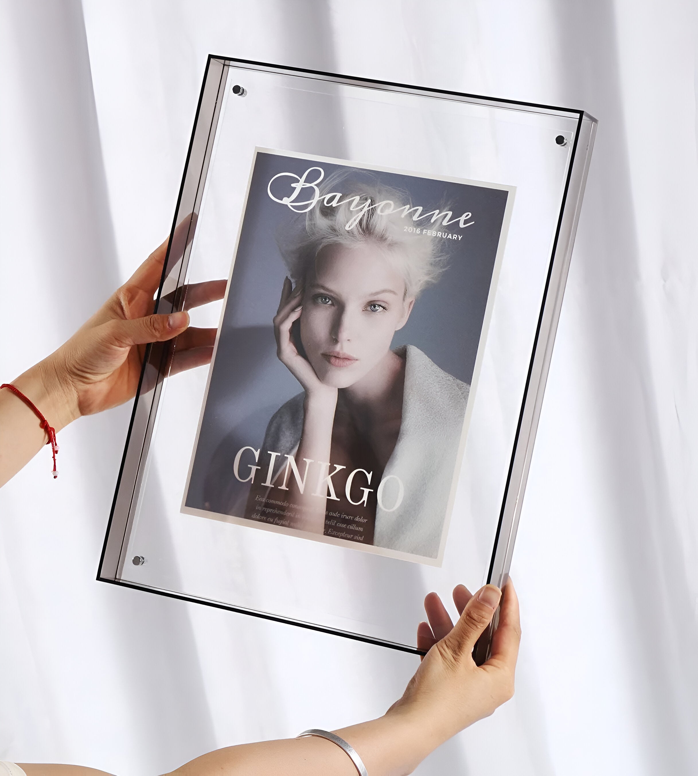 Modern Minimalist Acrylic Photo Frame – Clear Display for Photos and Artwork, Horizontal/Vertical Orientation, Durable Design