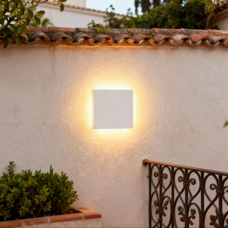 Modern Outdoor Wall Light – Square LED Lantern in Durable Aluminum for Garden and Exterior Use, IP65 Rated