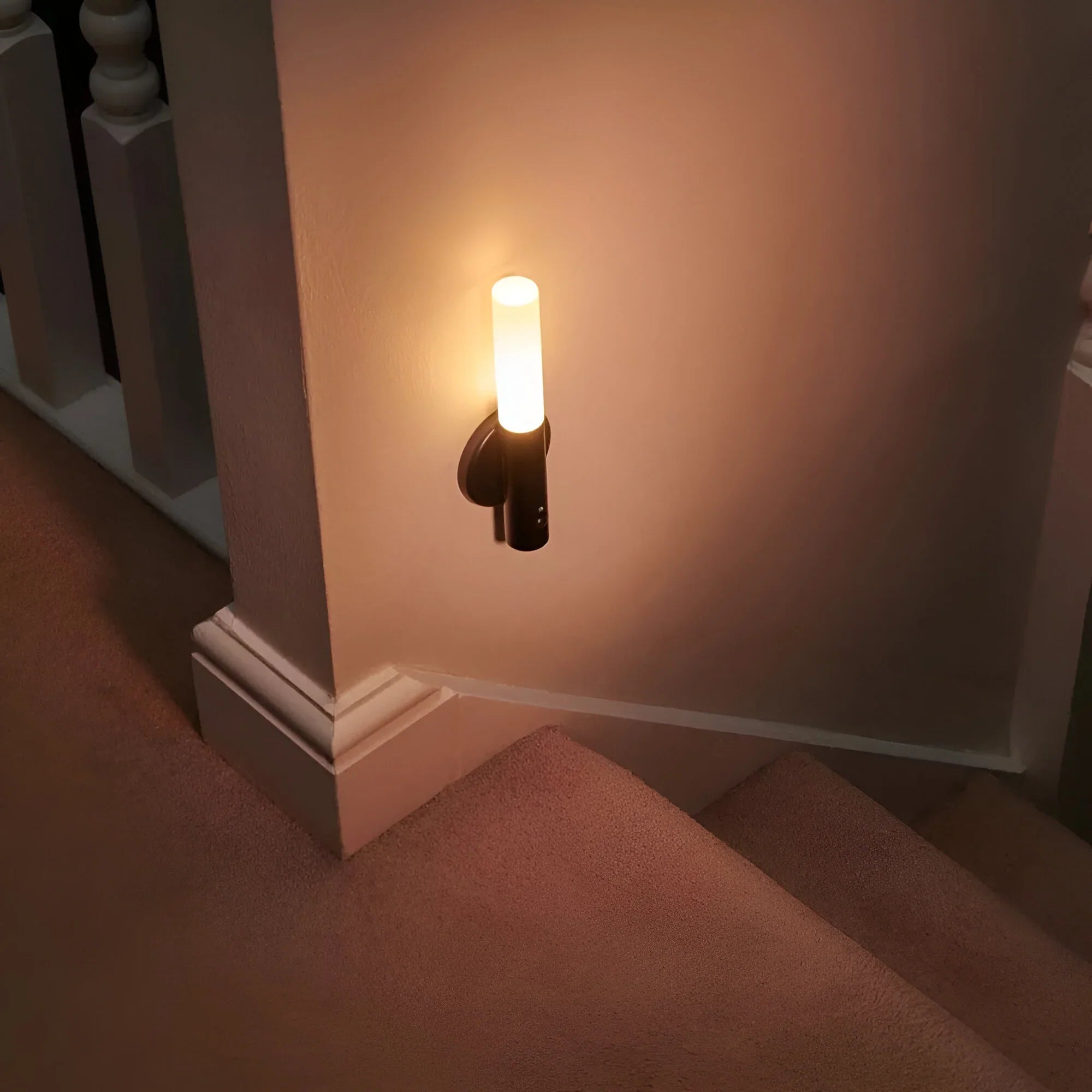 Rechargeable Motion Sensor LED Wall Light with Eye-Friendly Illumination