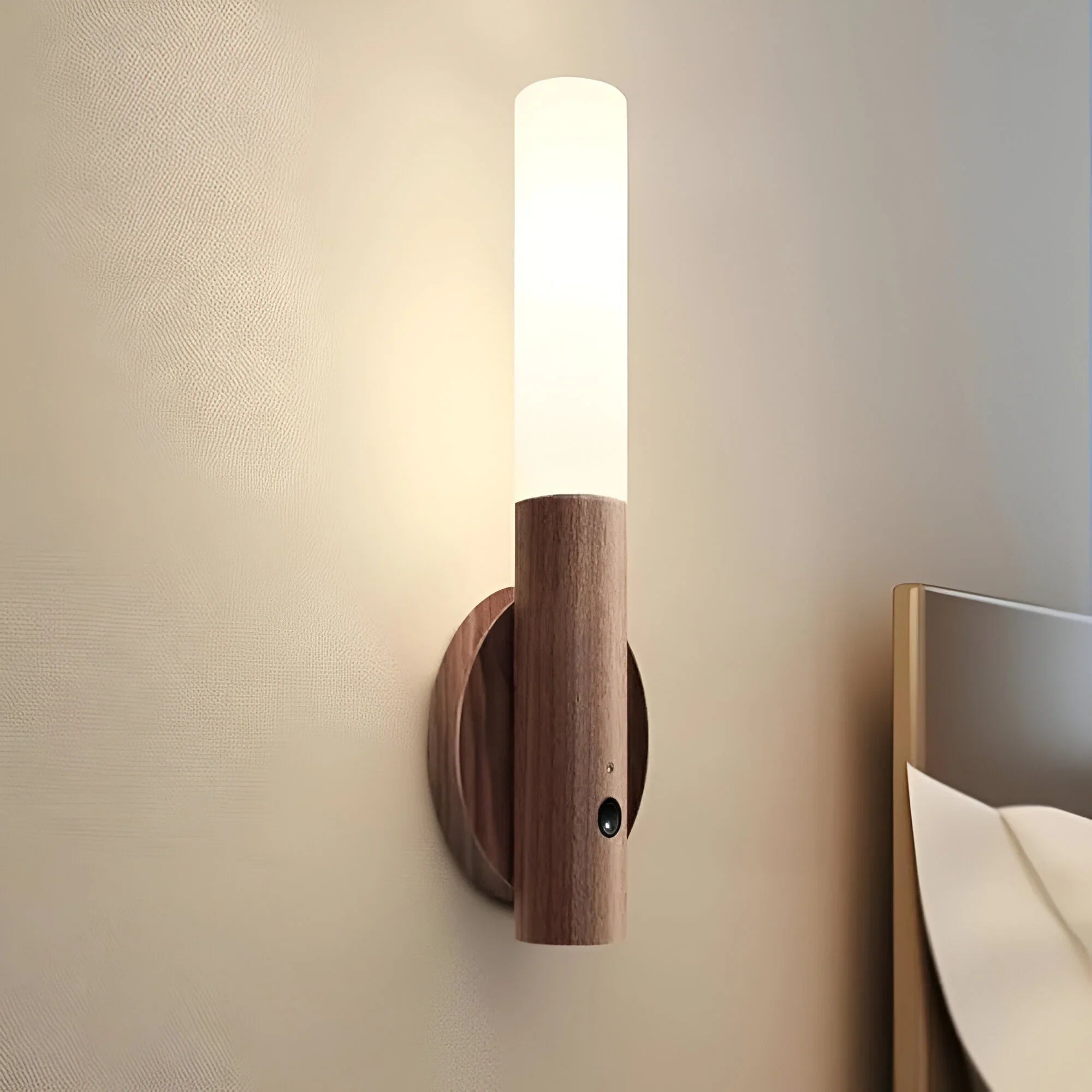 Rechargeable Motion Sensor LED Wall Light with Eye-Friendly Illumination