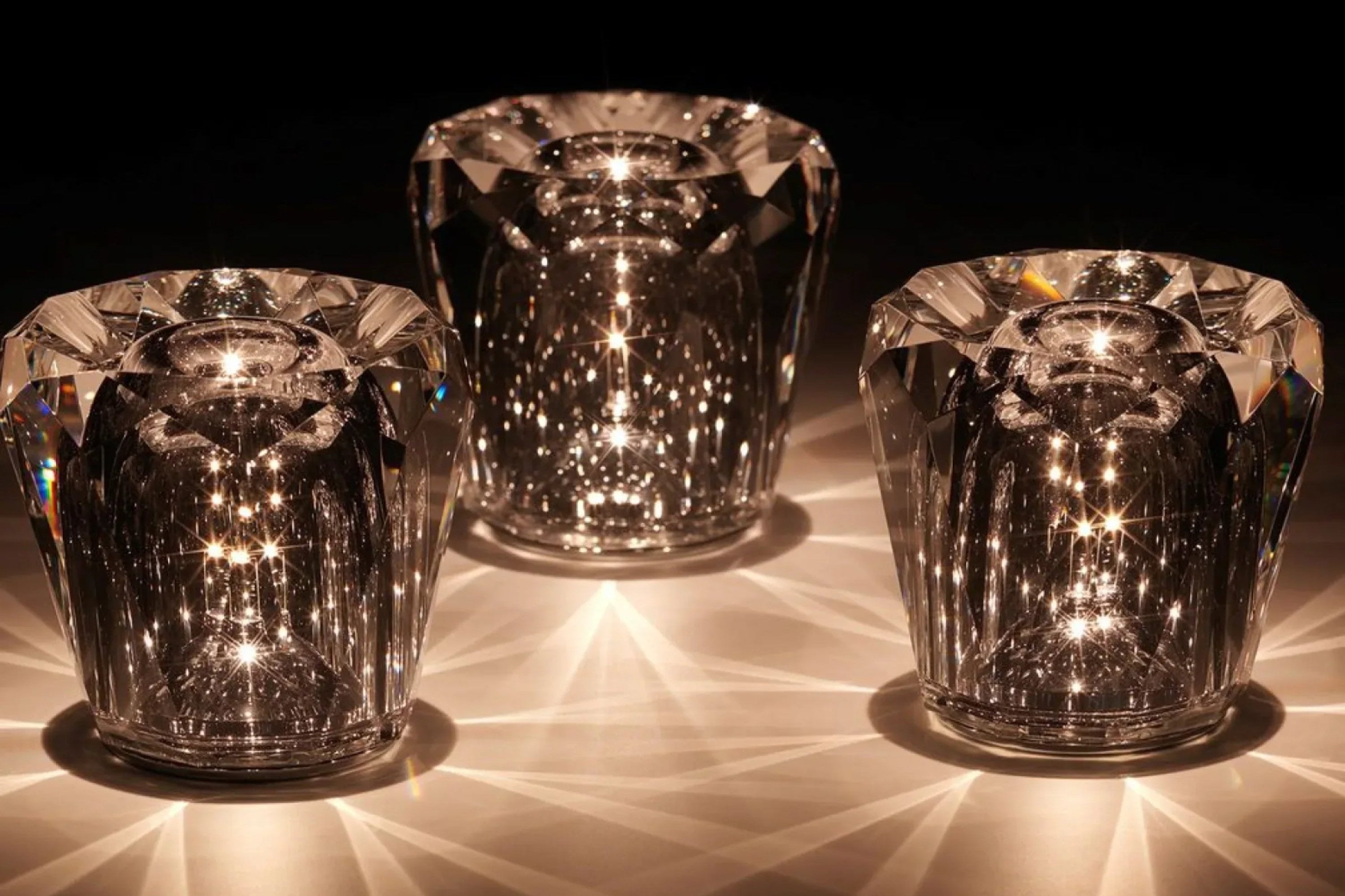 Rechargeable LED Crystal Table Lamp – Elegant Cordless Bedside Lamp with Diamond Design and Wireless Convenience