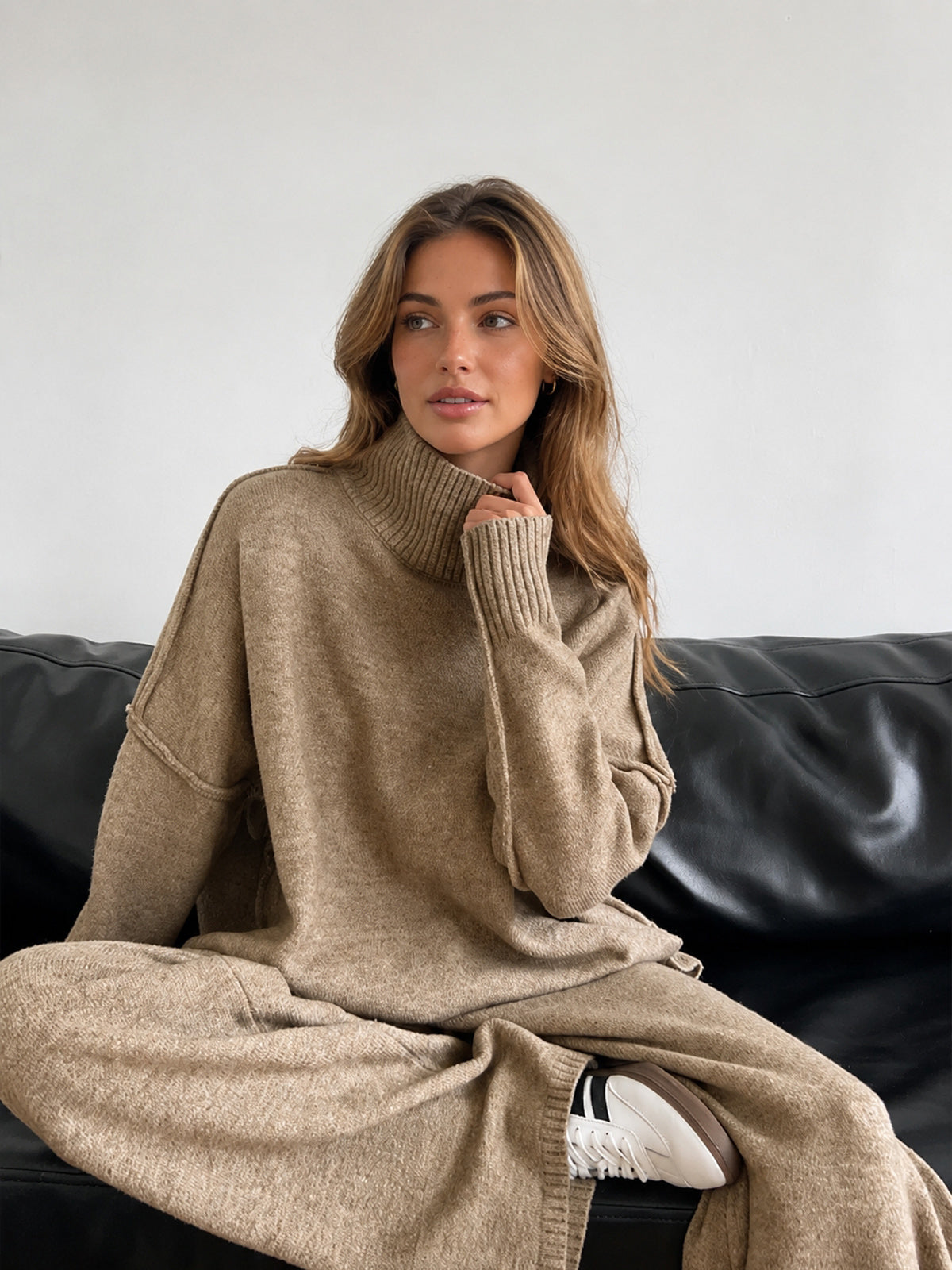 Women’s Turtleneck Knit Pants Set