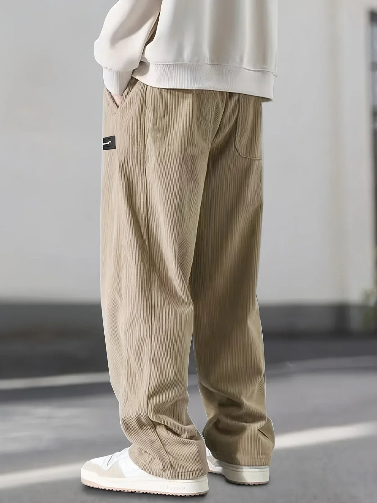 Men's Relaxed Fit Wide-Leg Drawstring Corduroy Trousers