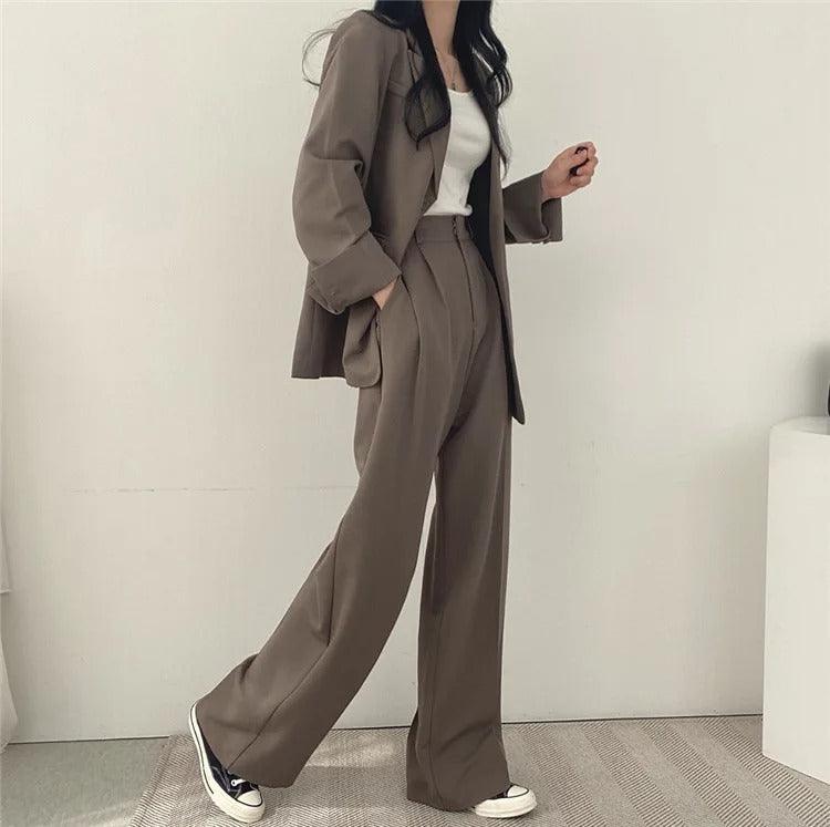 Women's Notch Lapel Blazer & Straight-Leg Trouser Suit