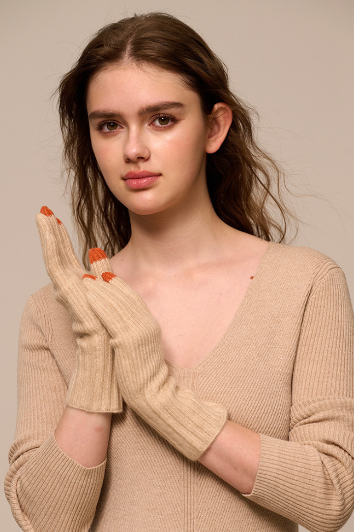 Women's Ribbed Knit Gloves with Contrast Fingertips