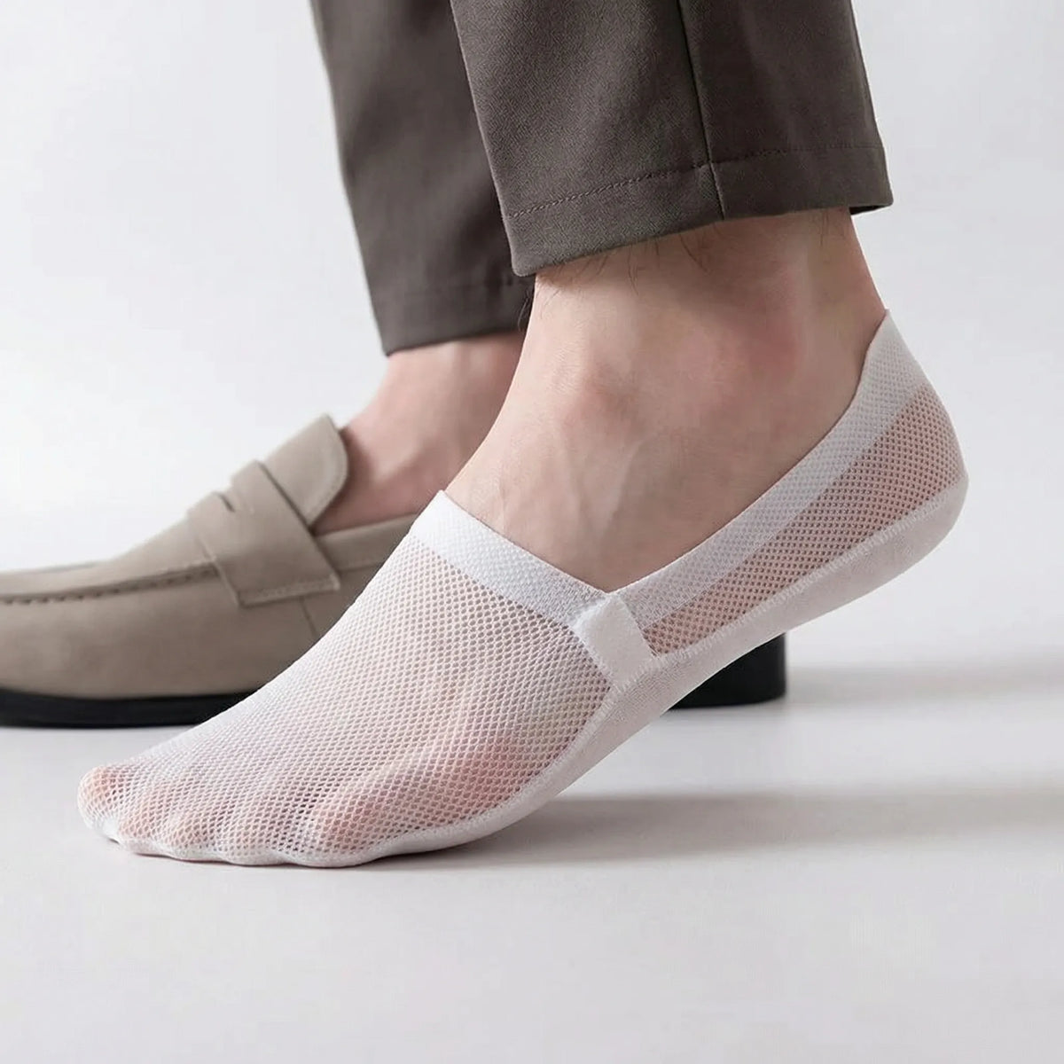 Breathable Mesh with Non-Slip Heel Grip