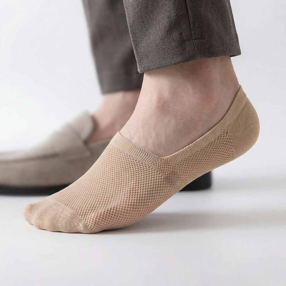 Breathable Mesh with Non-Slip Heel Grip