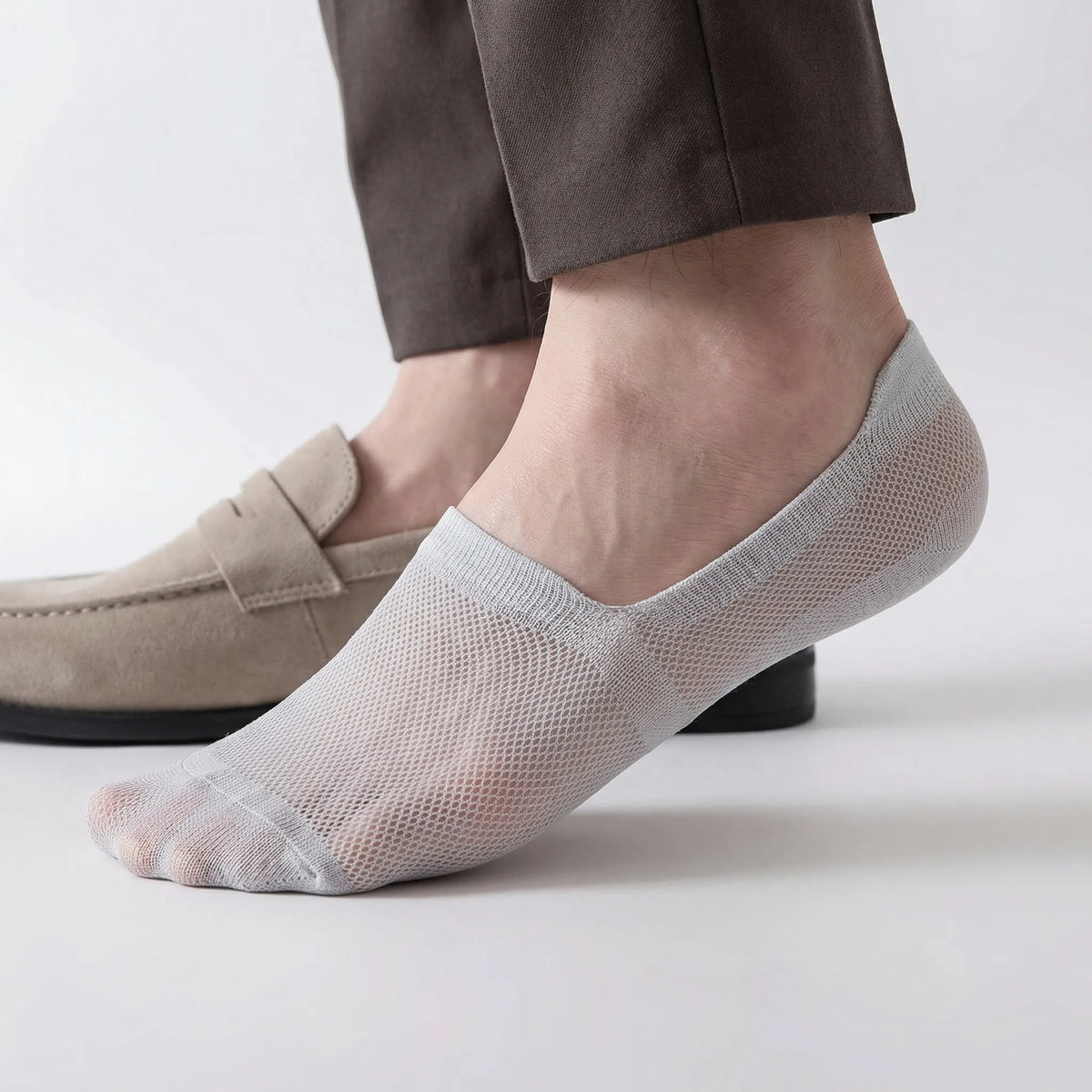 Breathable Mesh with Non-Slip Heel Grip