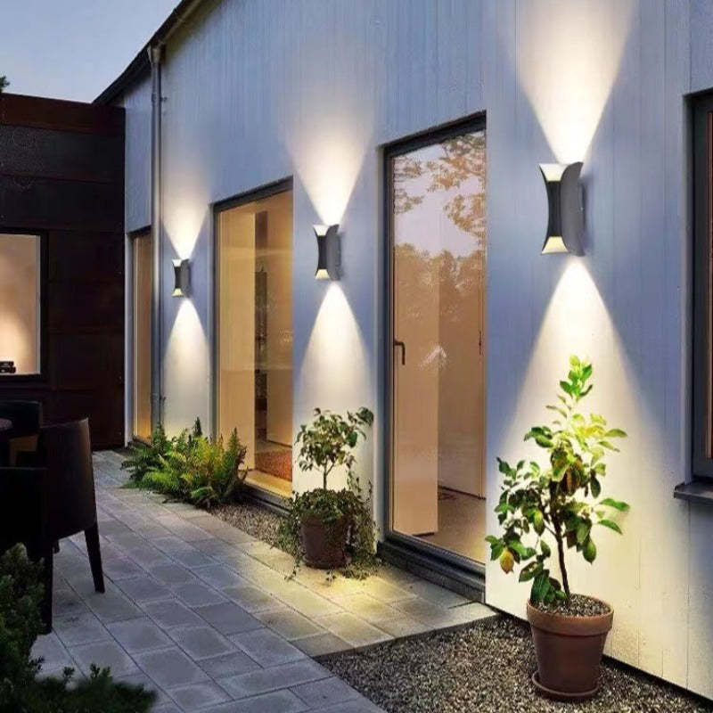 Curved Outdoor Wall Lights - IP65 Waterproof LED Lamp in Metal and Acrylic for Garden and Corridor Lighting