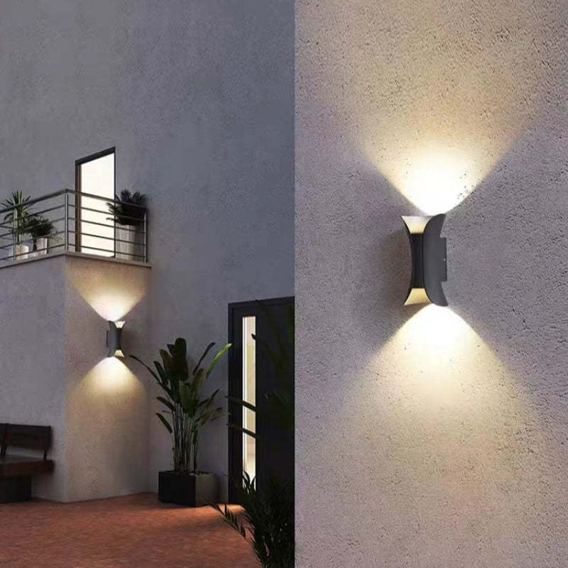 Curved Outdoor Wall Lights - IP65 Waterproof LED Lamp in Metal and Acrylic for Garden and Corridor Lighting