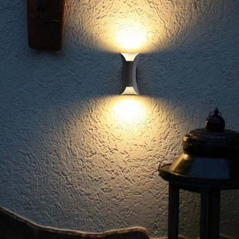 Curved Outdoor Wall Lights - IP65 Waterproof LED Lamp in Metal and Acrylic for Garden and Corridor Lighting
