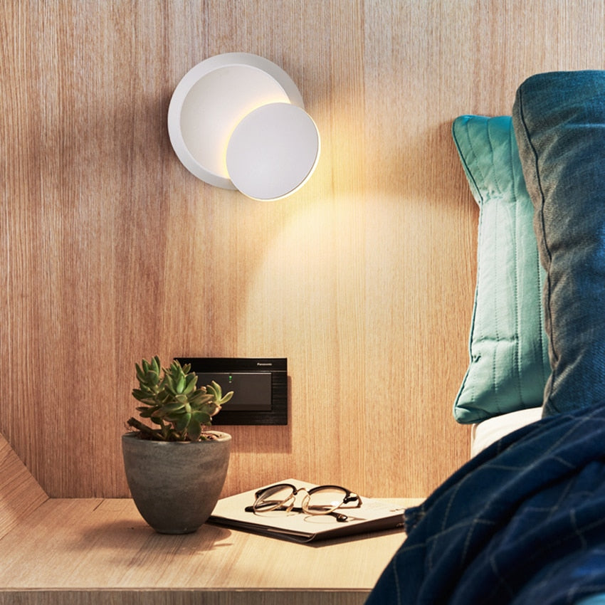 Dimmable Adjustable LED Wall Light with Directional Head