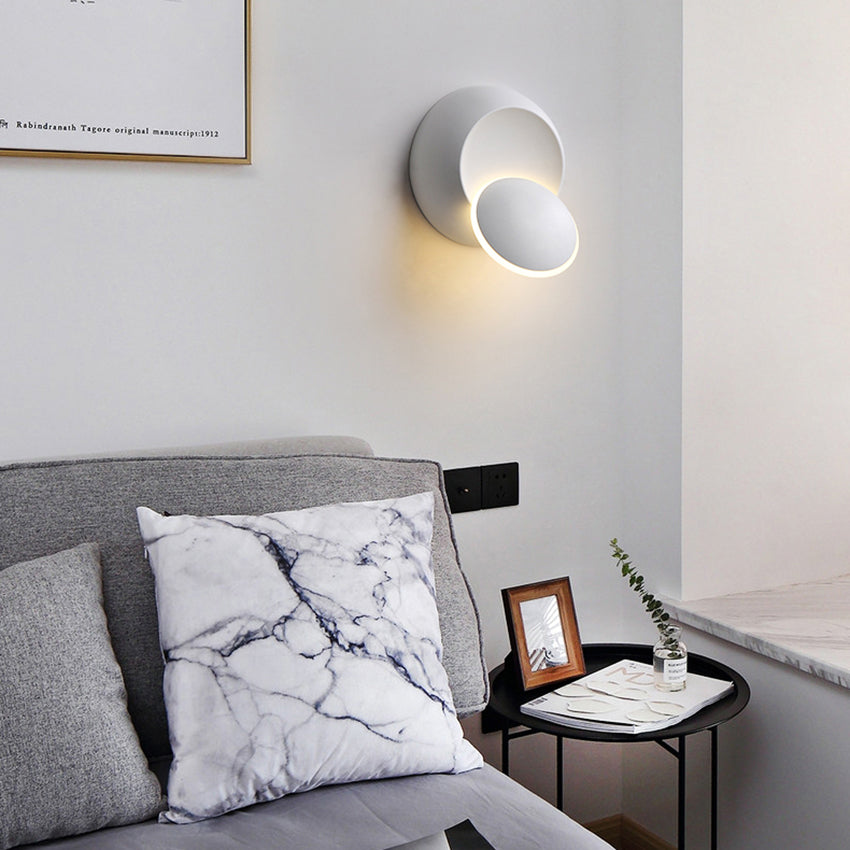 Dimmable Adjustable LED Wall Light with Directional Head