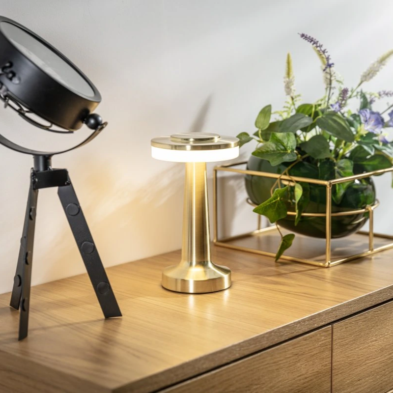 Dimmable LED Light with Three Colour Temperatures