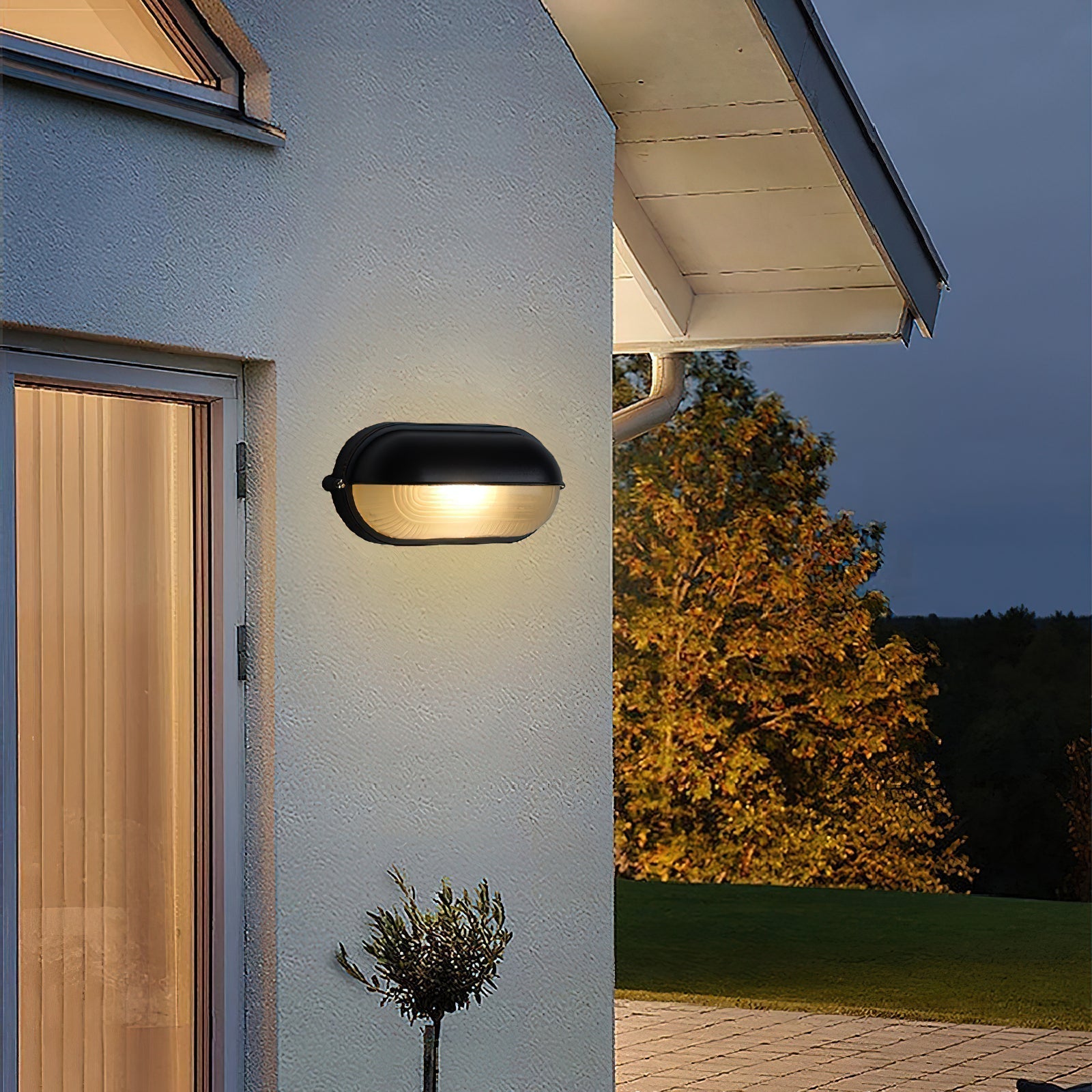 Industrial Outdoor Wall Lamp with Ribbed Glass Shade – IP65 Rated Exterior Wall Light for Patios and Porches