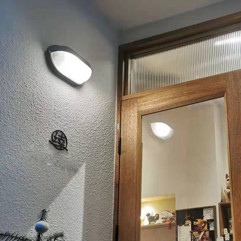 Industrial Outdoor Wall Lamp with Ribbed Glass Shade – IP65 Rated Exterior Wall Light for Patios and Porches