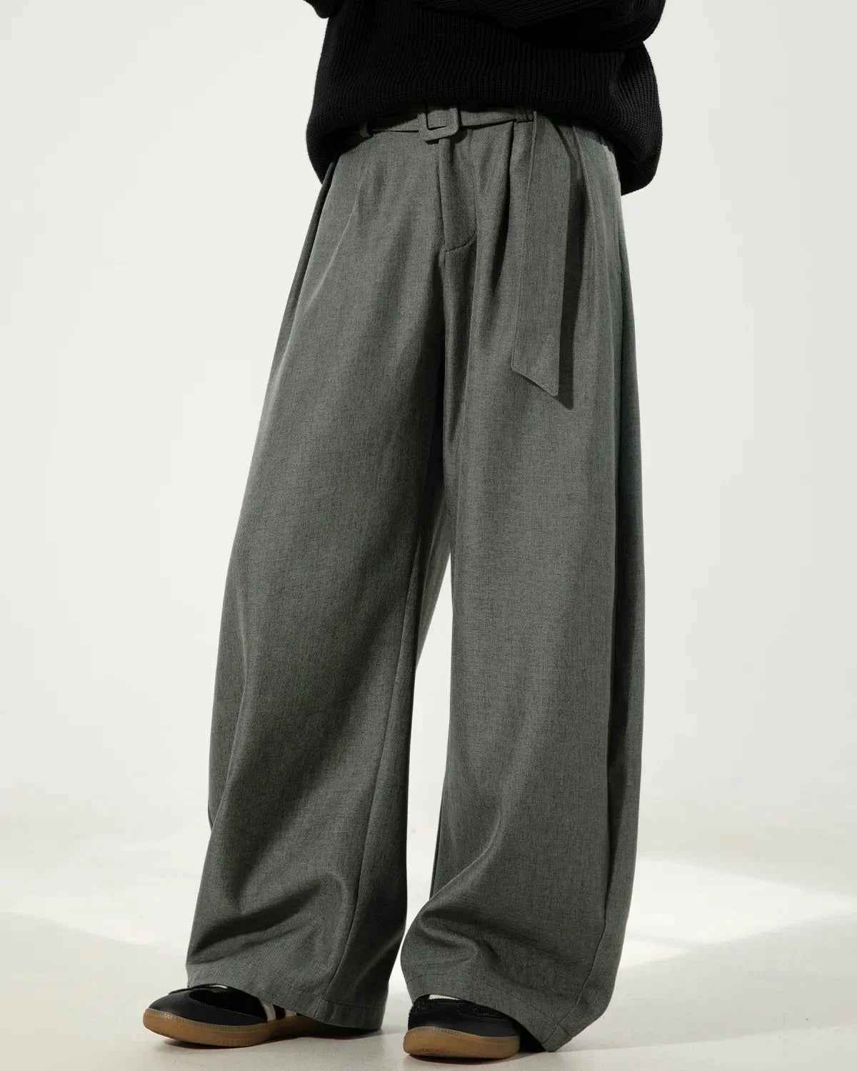 Men’s Pleated Wide-Leg Pants