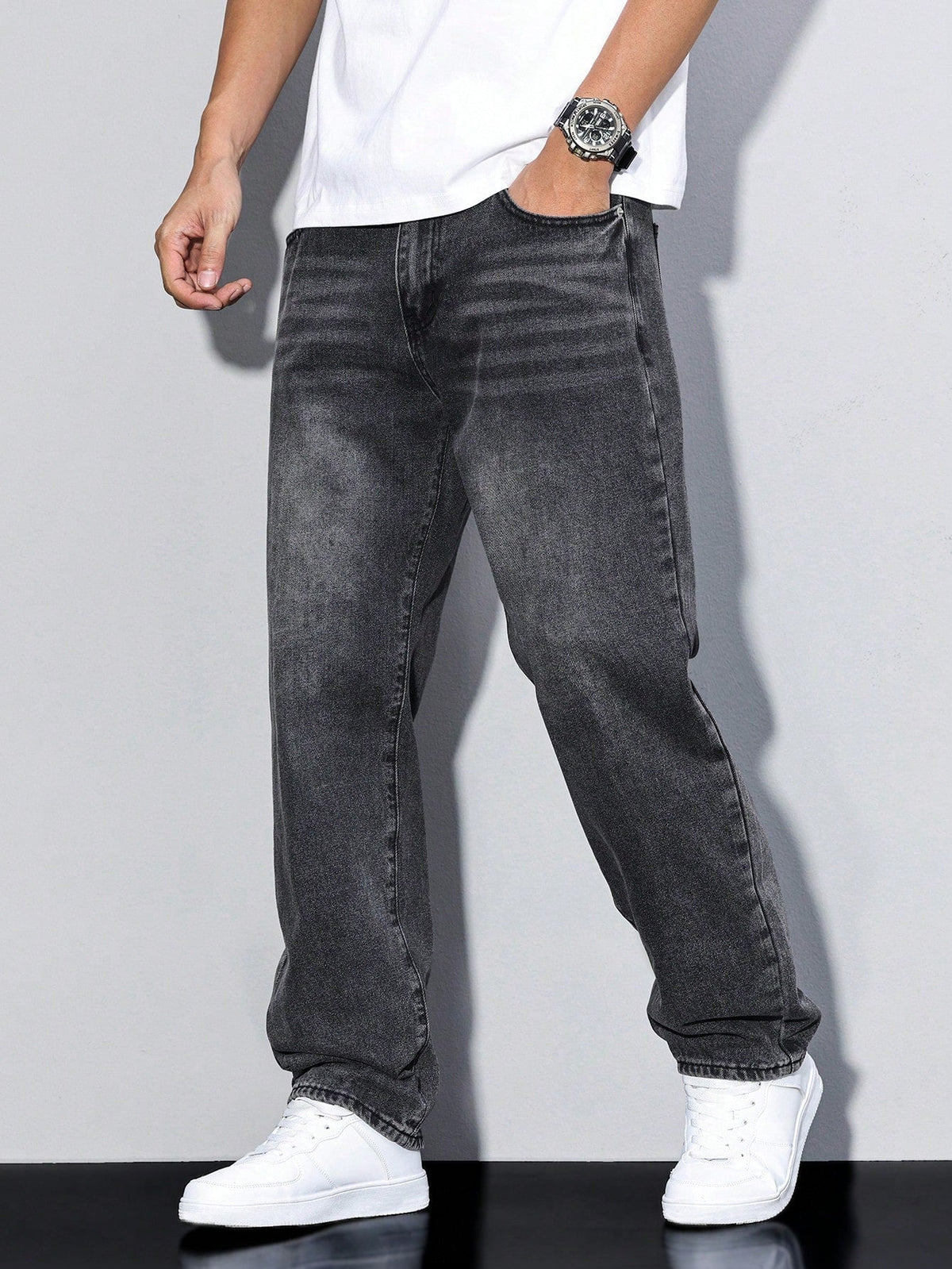 Men’s Straight-Leg Jeans with Washed Finish