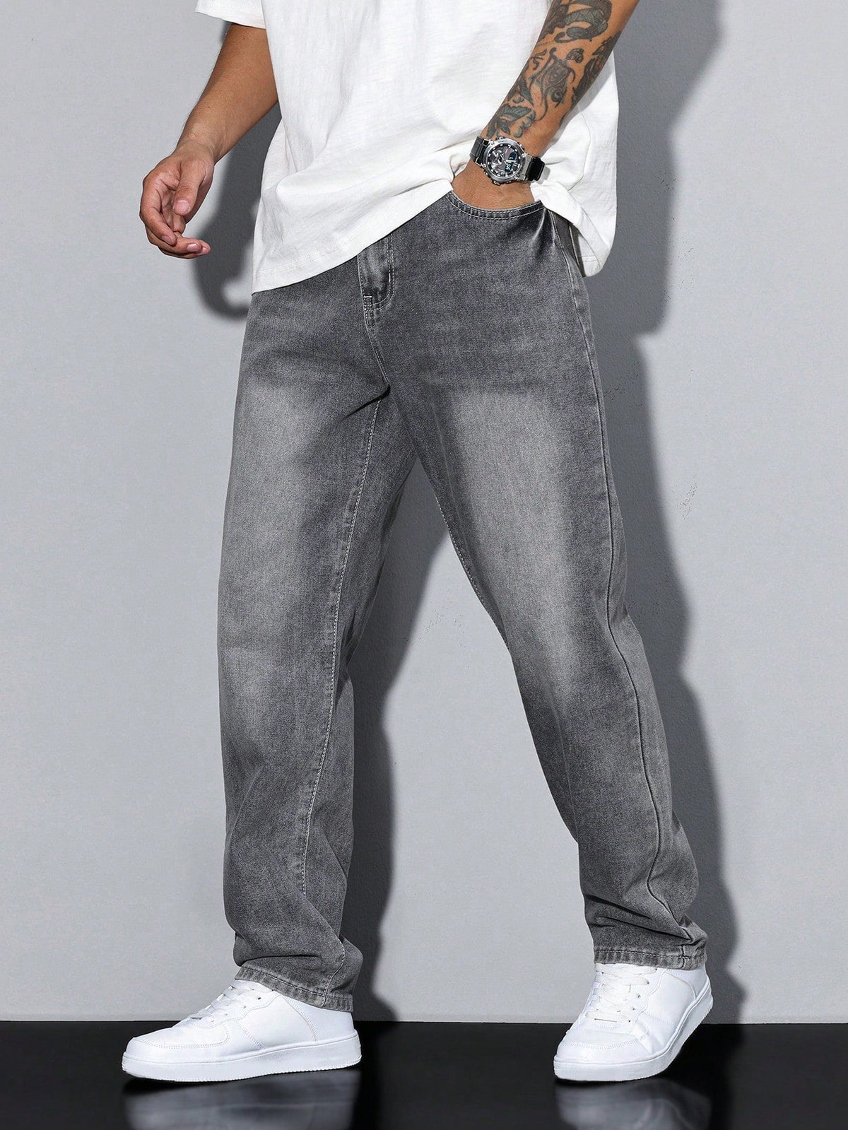 Men’s Straight-Leg Jeans with Washed Finish
