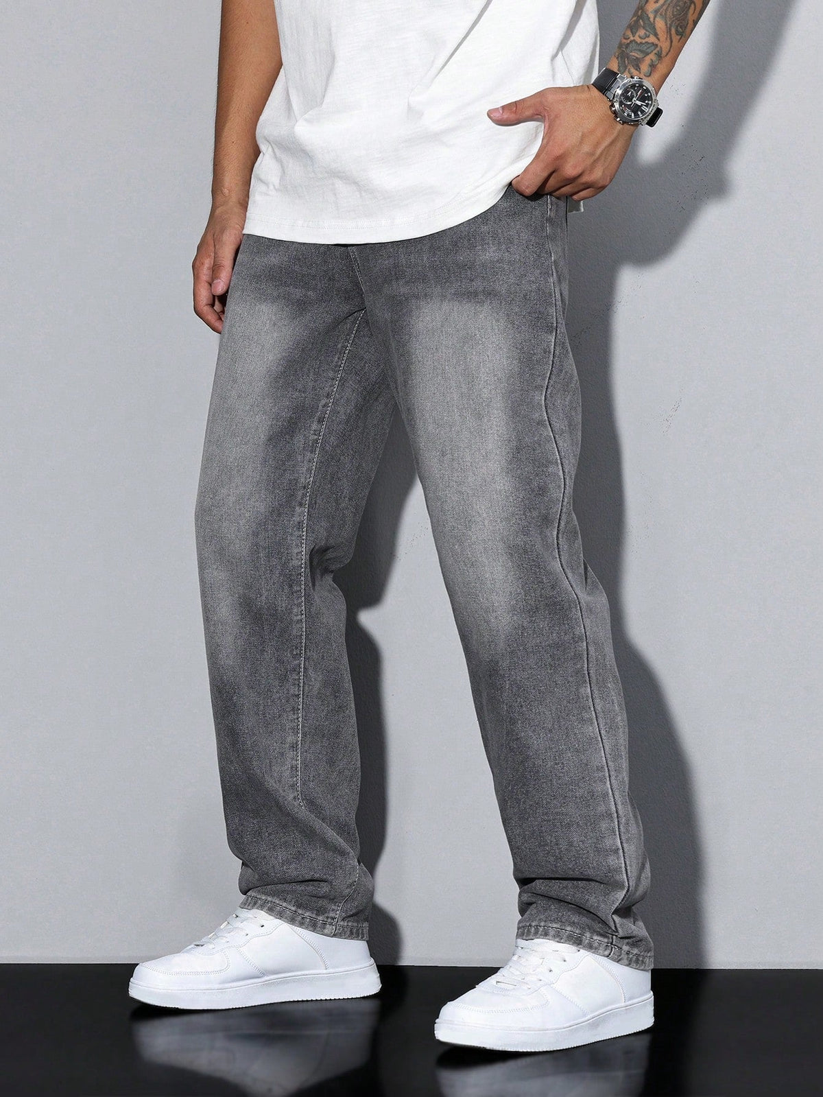 Men’s Straight-Leg Jeans with Washed Finish