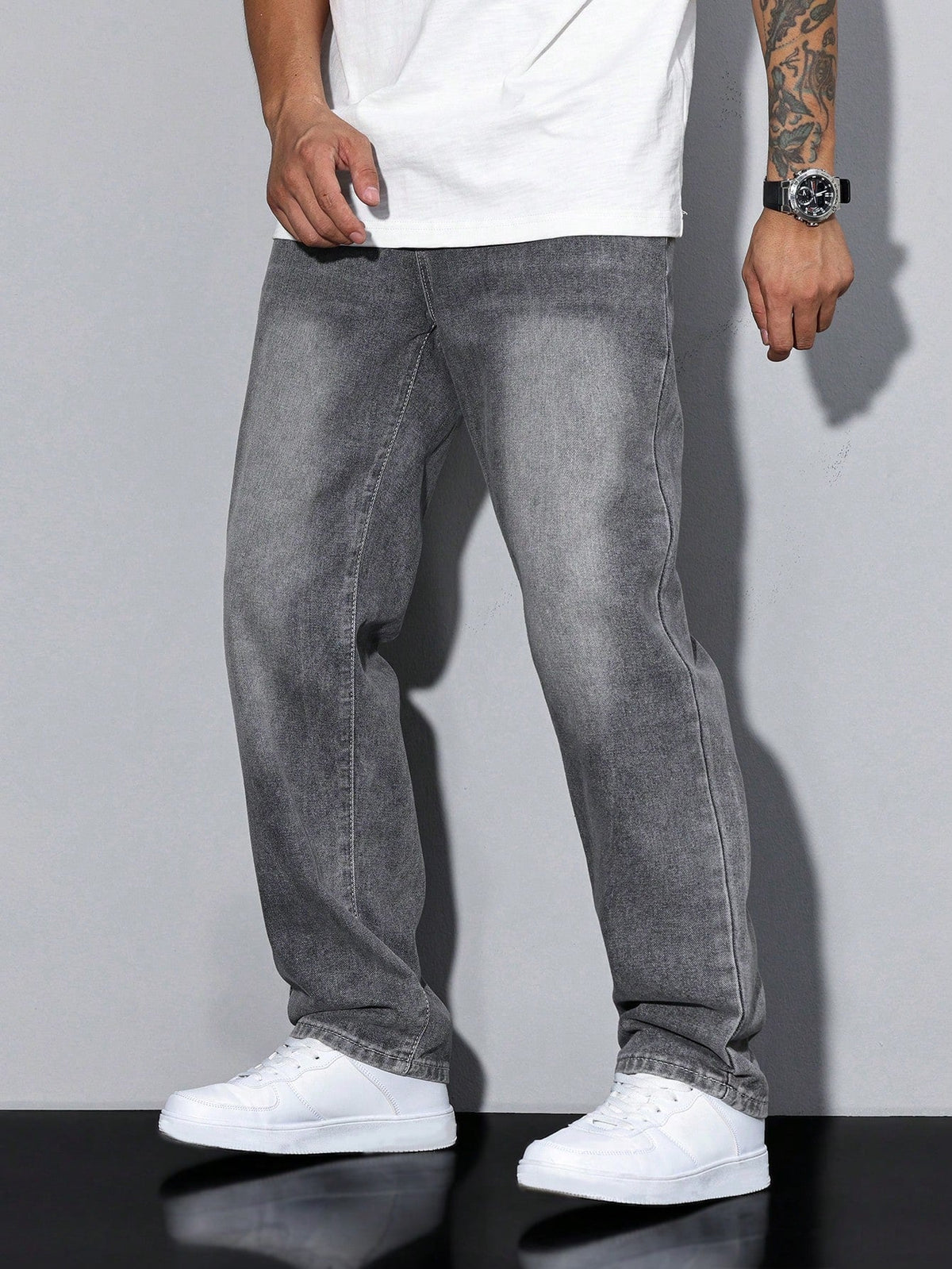 Men’s Straight-Leg Jeans with Washed Finish