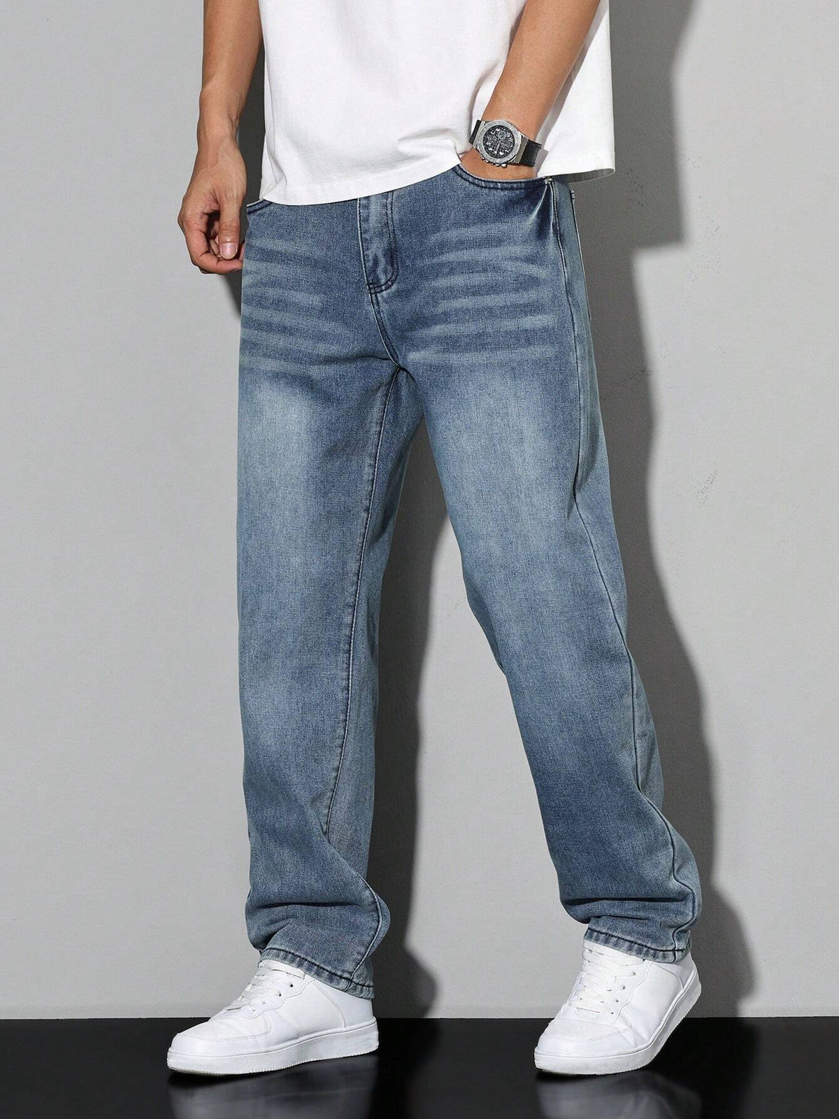 Men’s Straight-Leg Jeans with Washed Finish