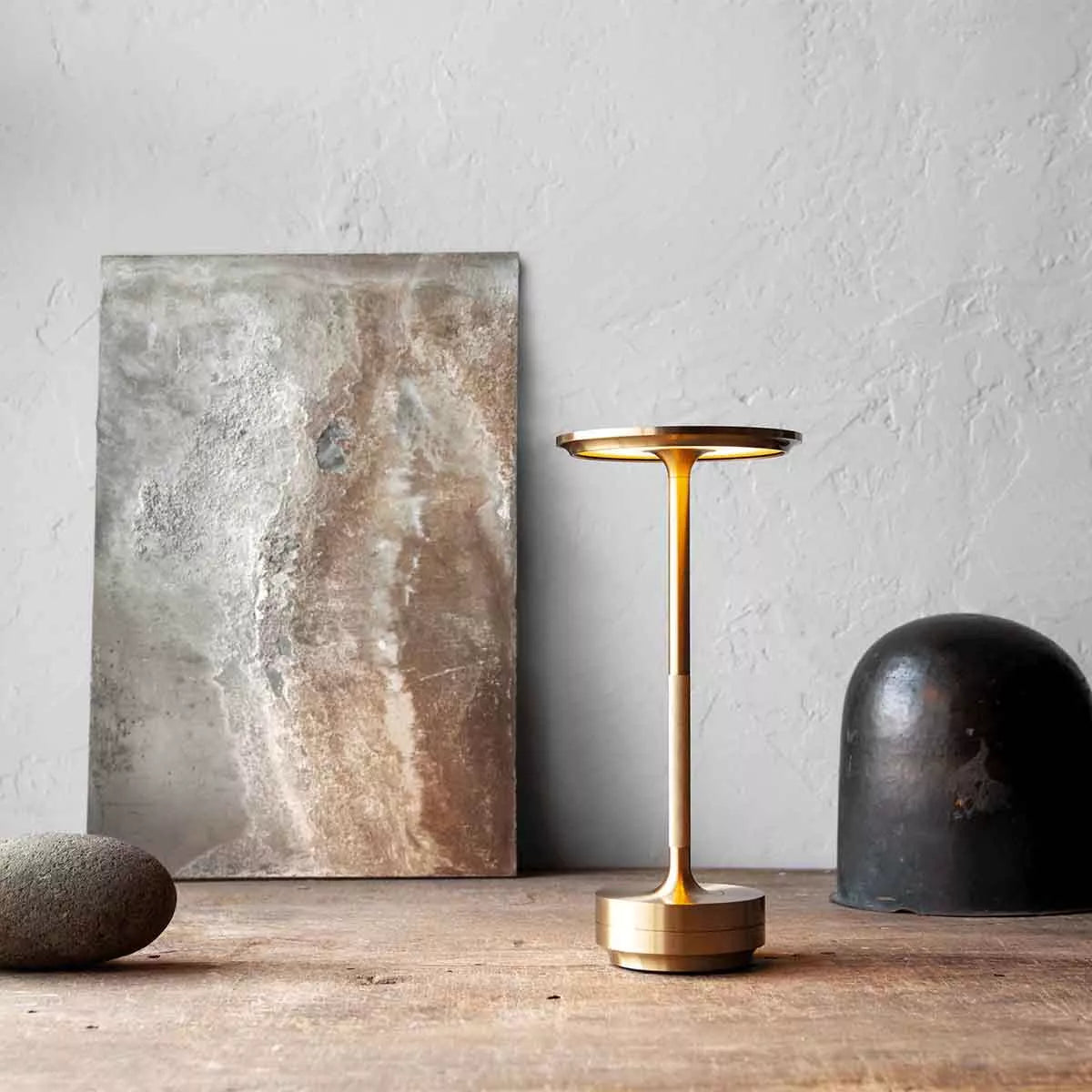 Minimalist LED Table Lamp – Modern Design for Living Room, Bedroom or Office – Gentle Ambient Lighting