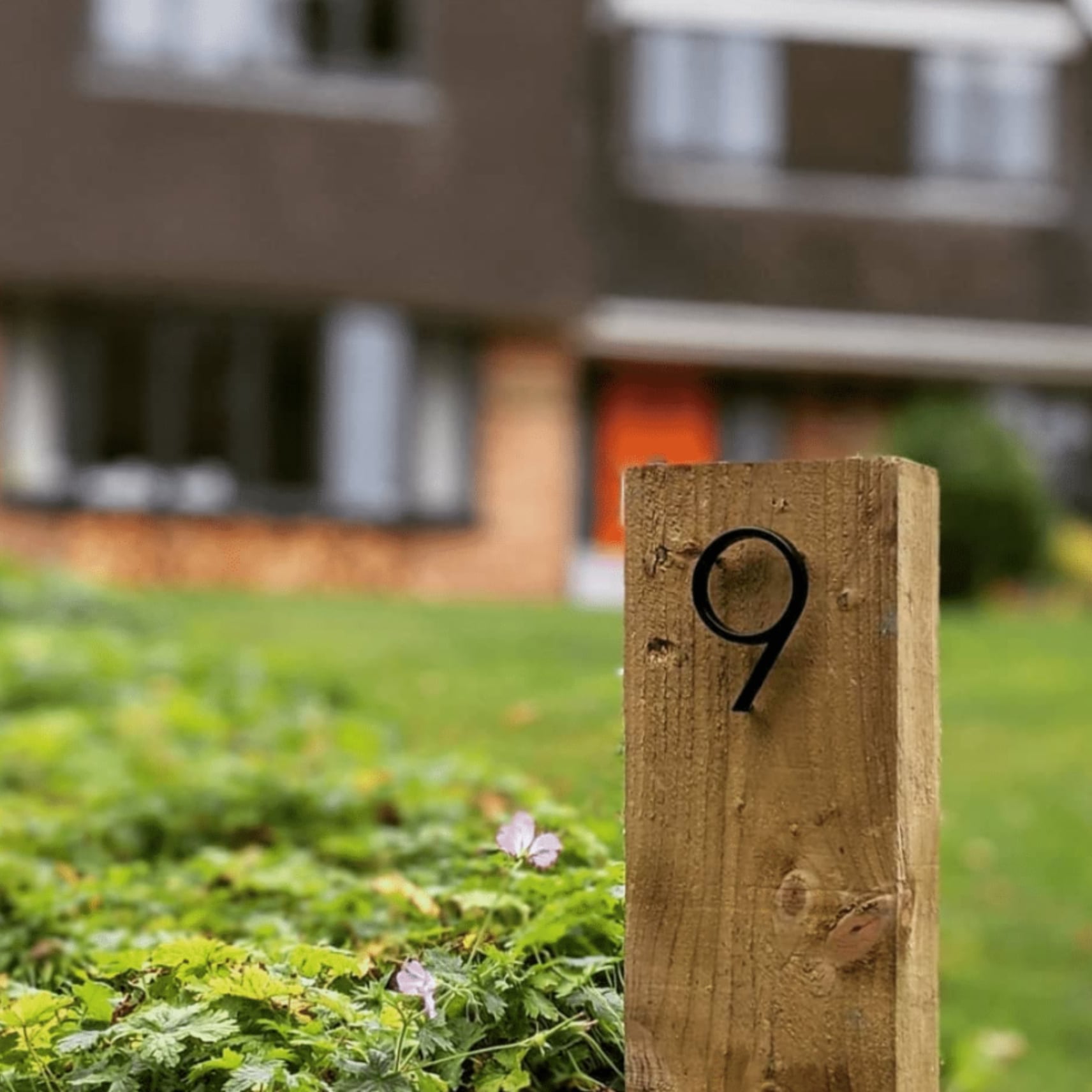 Modern Black House Number Sign – Durable Zinc Alloy Address Plaque with Versatile Installation for Enhanced Curb Appeal