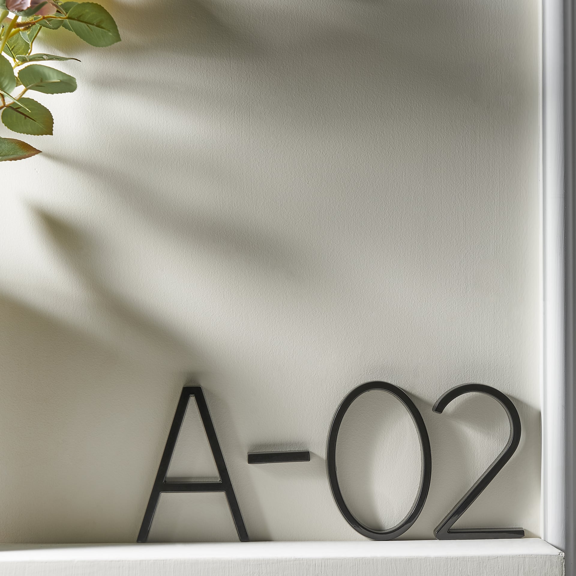 Modern Black House Number Sign – Durable Zinc Alloy Address Plaque with Versatile Installation for Enhanced Curb Appeal