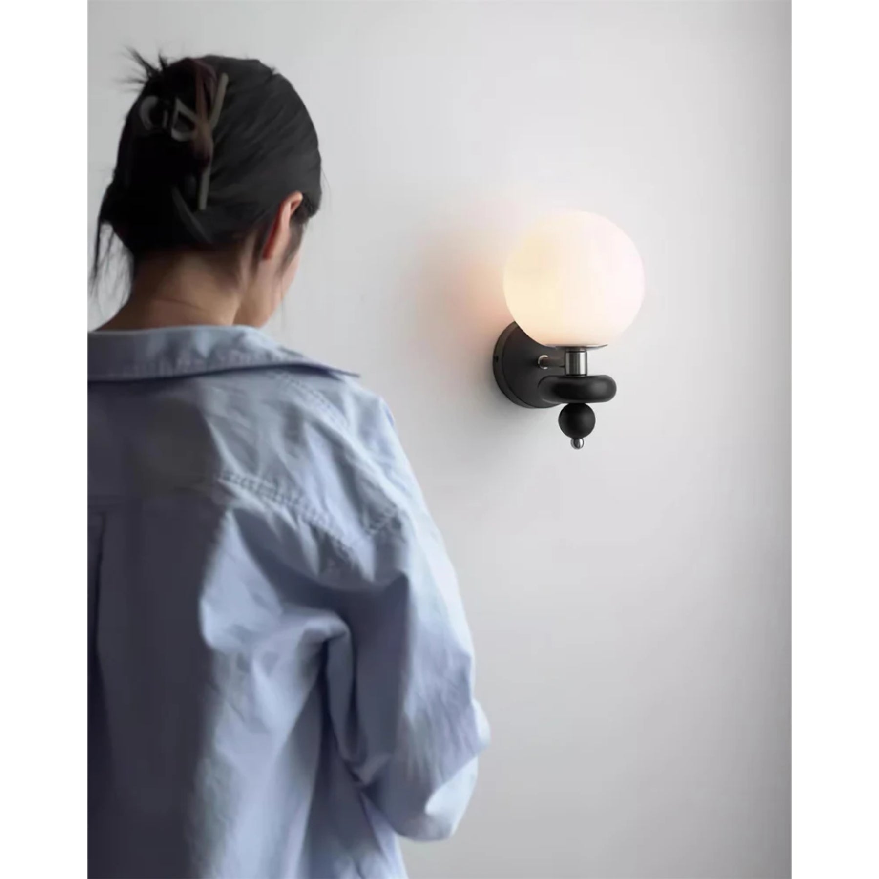 Modern Globe Wall Lamp Minimalist Indoor Decorative Lighting Fixture
