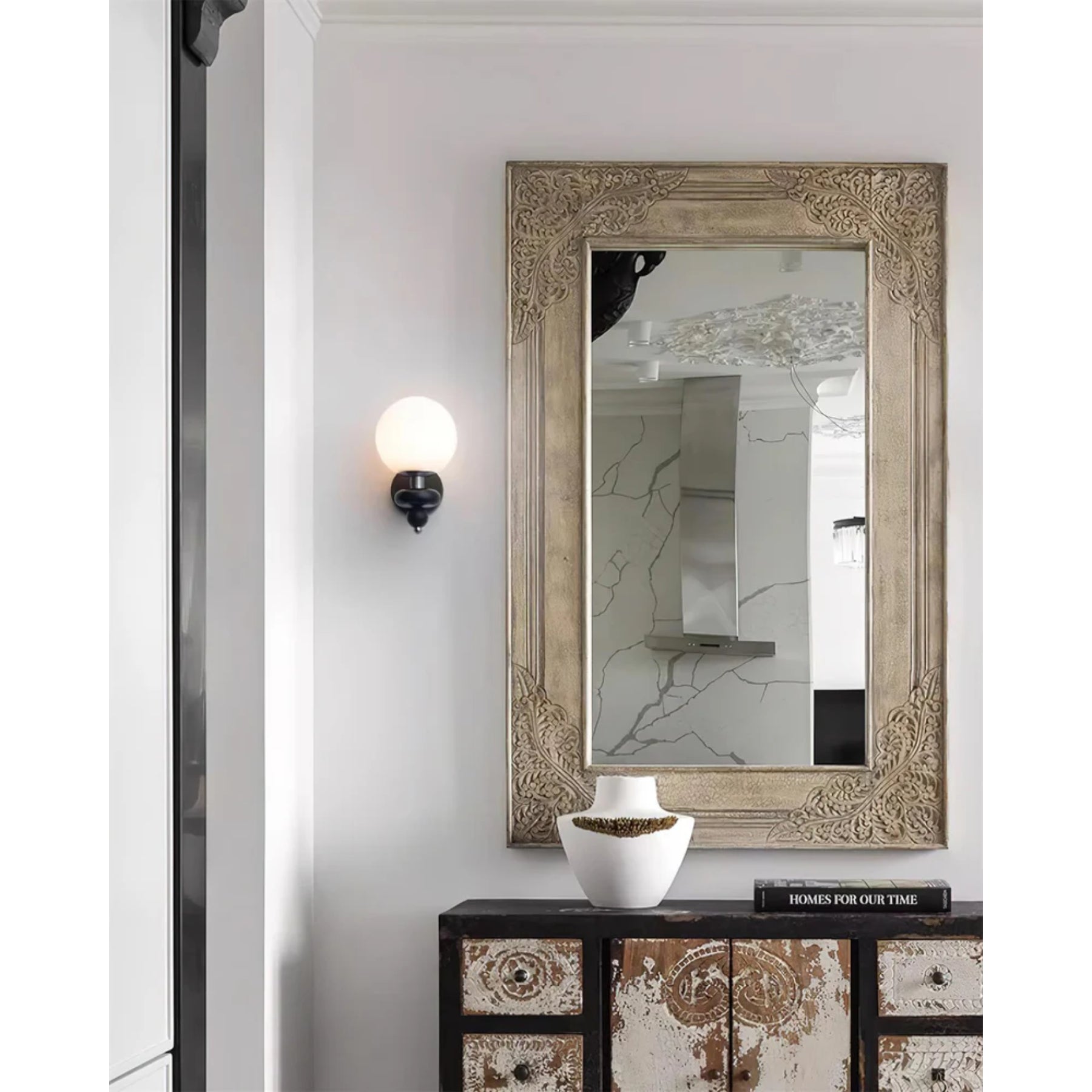 Modern Globe Wall Lamp Minimalist Indoor Decorative Lighting Fixture