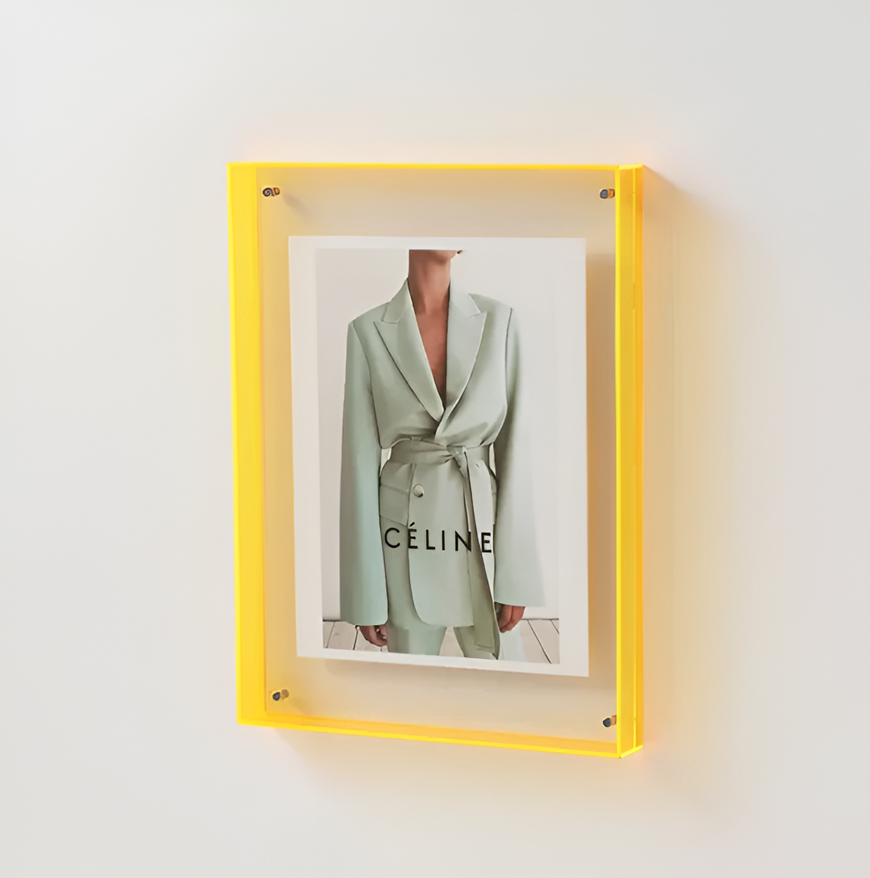 Modern Minimalist Acrylic Photo Frame – Clear Display for Photos and Artwork, Horizontal/Vertical Orientation, Durable Design