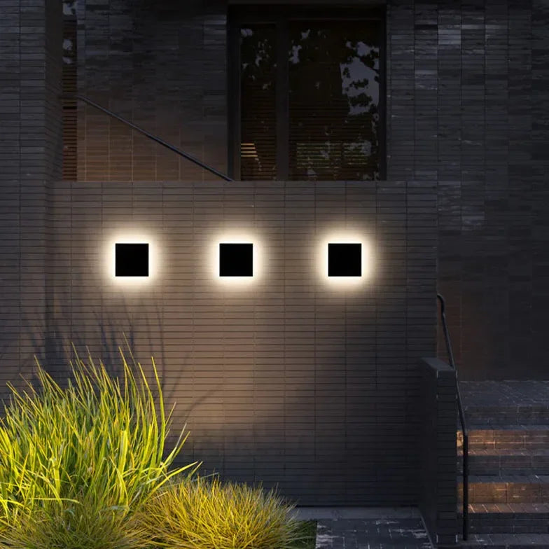 Modern Outdoor Wall Light – Square LED Lantern in Durable Aluminum for Garden and Exterior Use, IP65 Rated