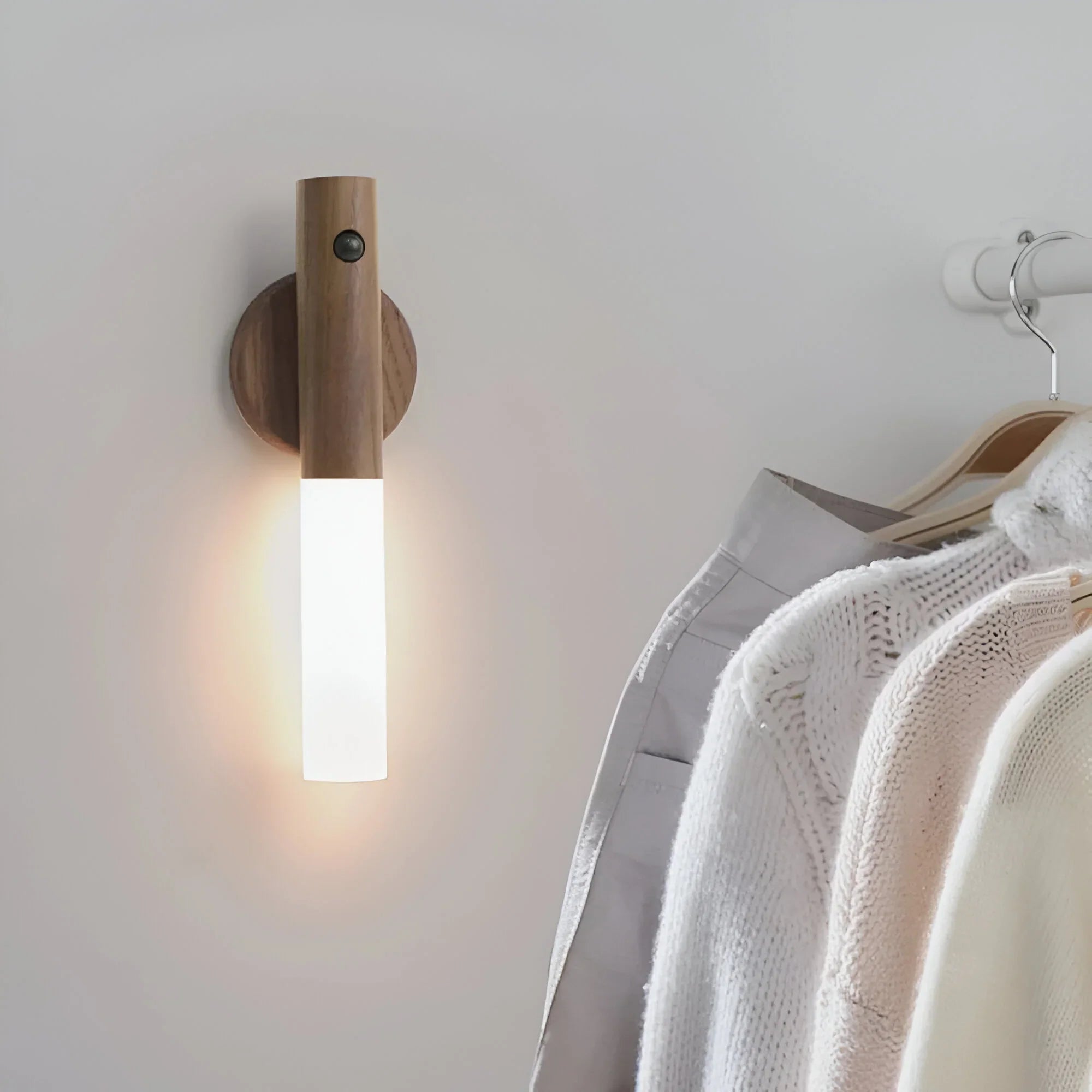 Rechargeable Motion Sensor LED Wall Light with Eye-Friendly Illumination