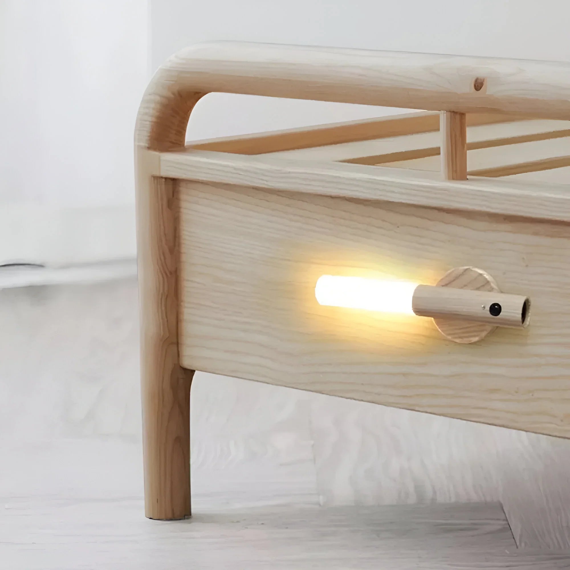 Rechargeable Motion Sensor LED Wall Light with Eye-Friendly Illumination