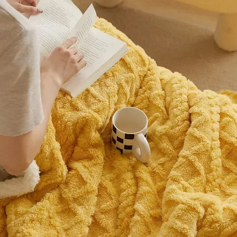 Thick Double-Sided Winter Fleece Blanket with Lamb Wool and Microfibre Flannel