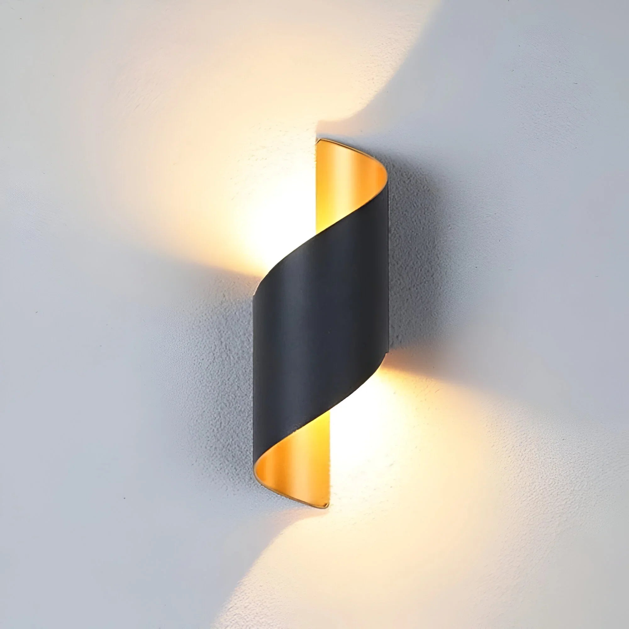 Twisted Accent LED Wall Light with Minimalist Design
