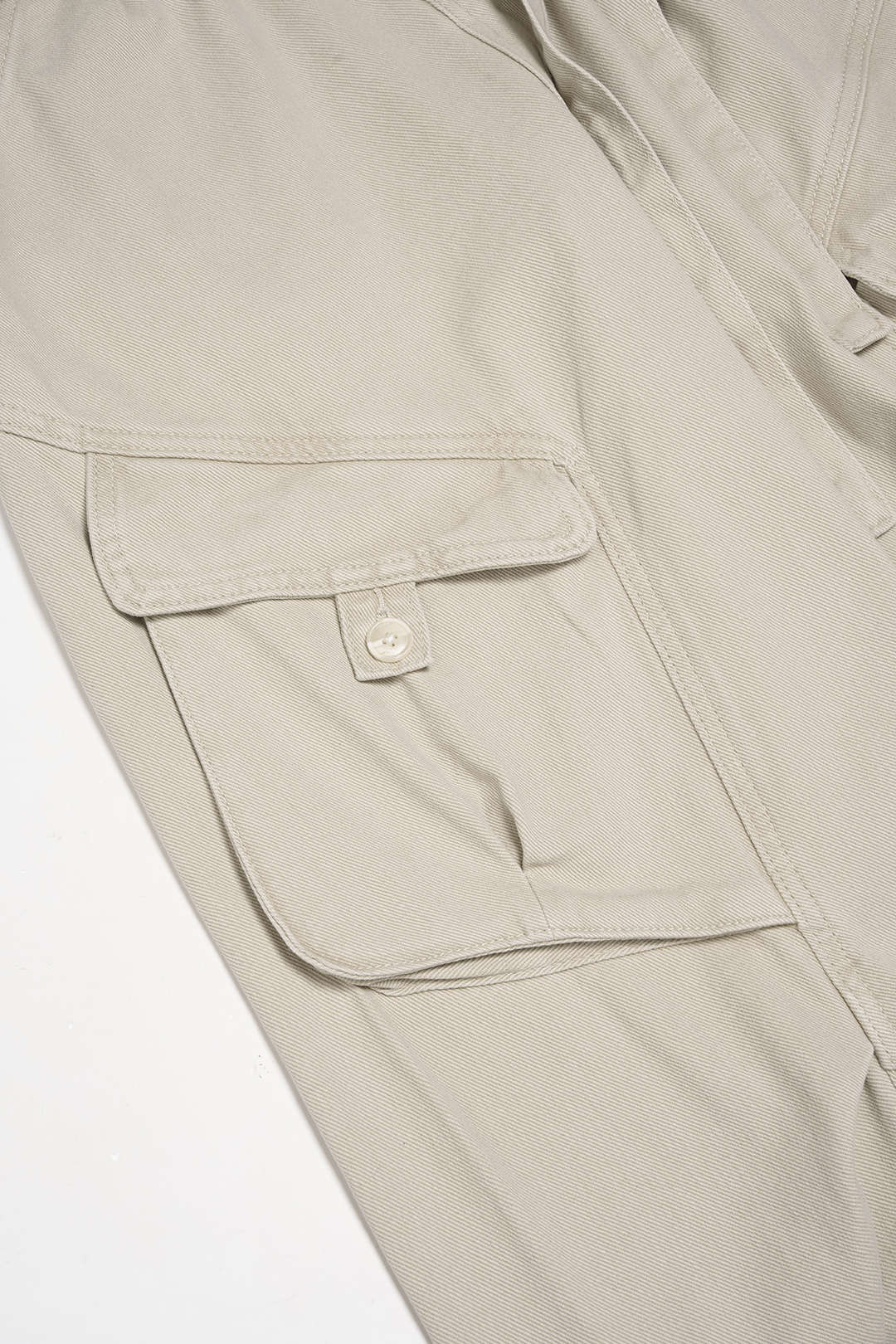 Women's Belted Wide Leg Barrel Cargo Jeans