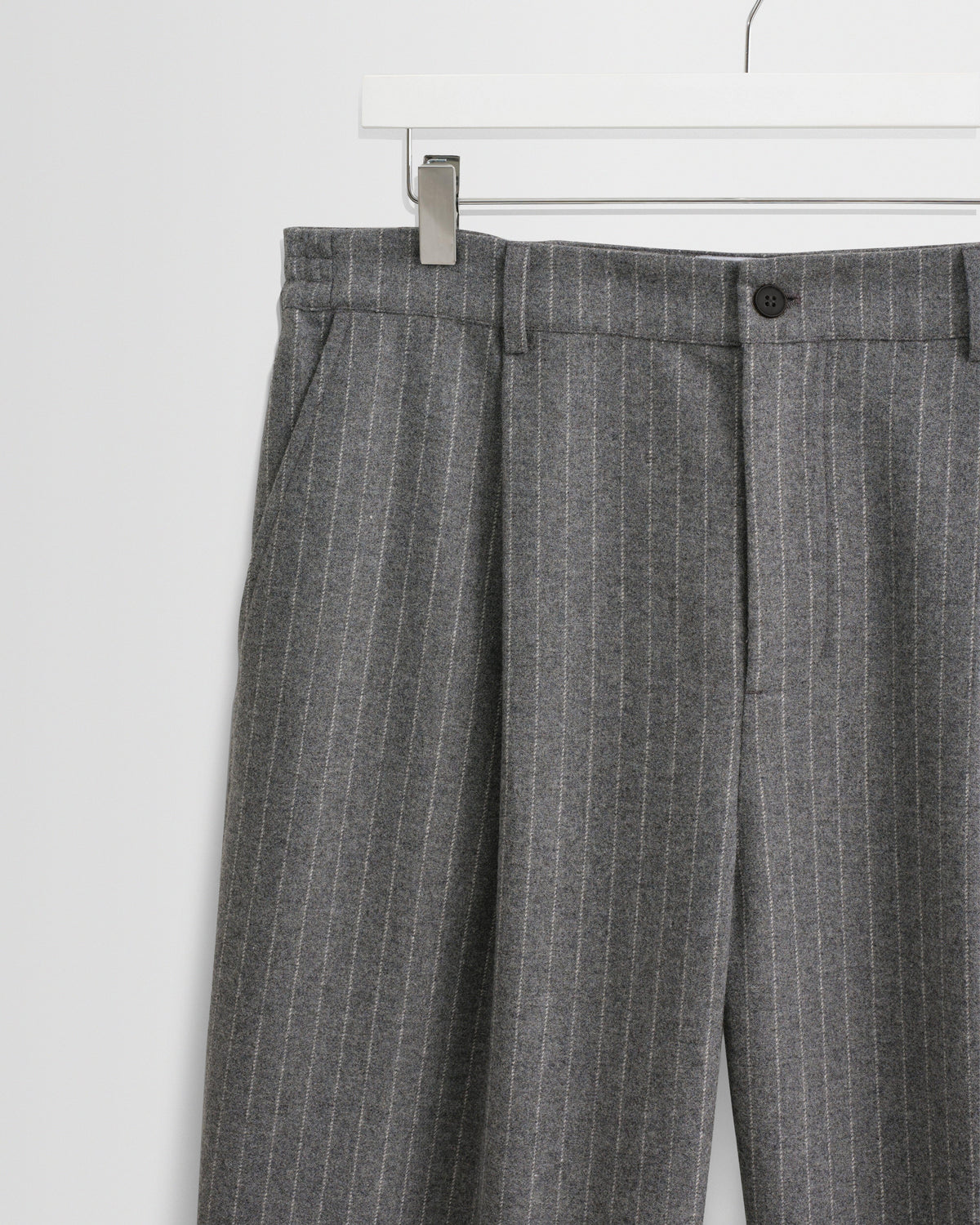 Men's Pleated Pinstripe Wool-Look Wide-Leg Trousers in Grey