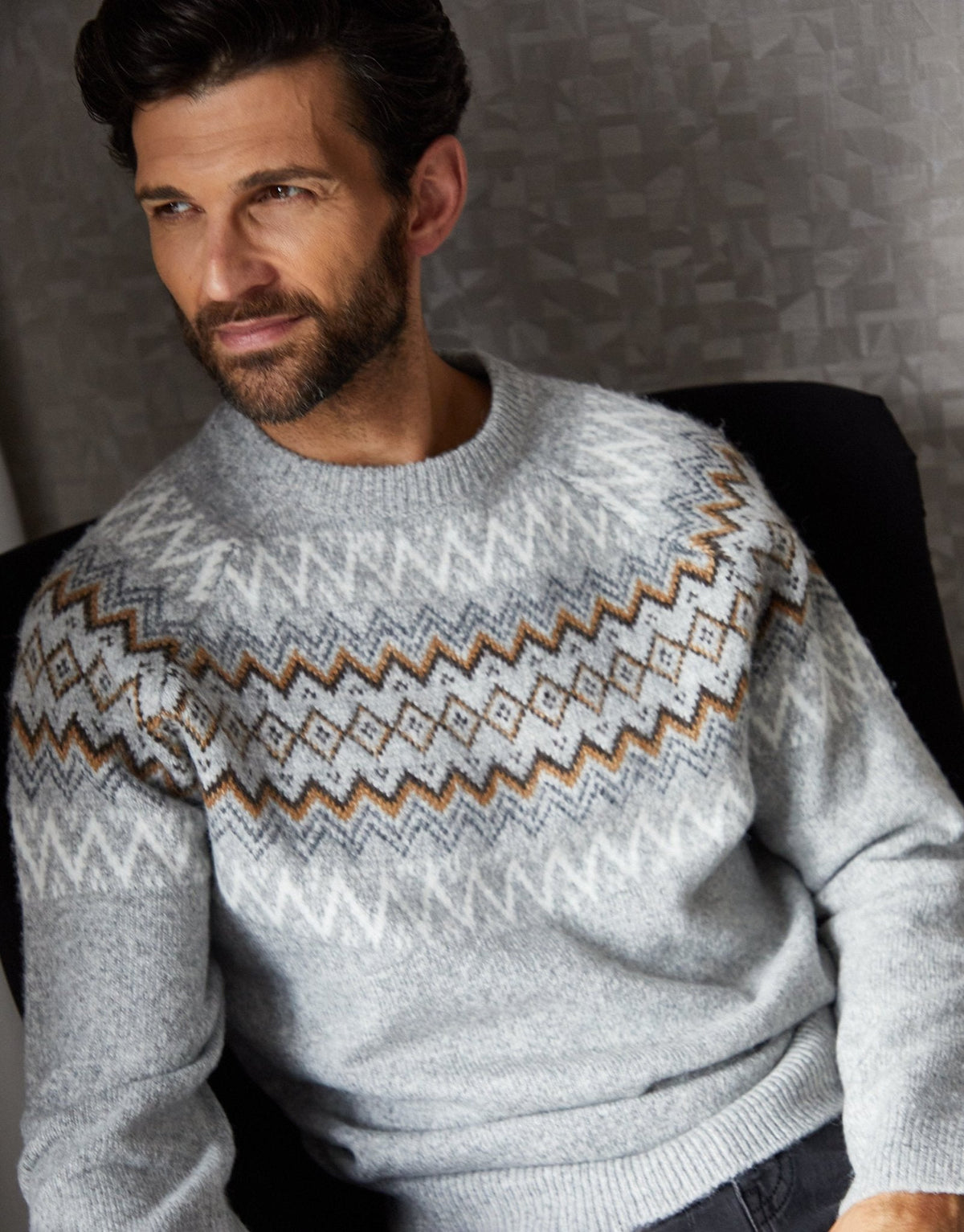 Men's Christmas Jumper Fair Isle Zigzag Yoke in Grey Marl