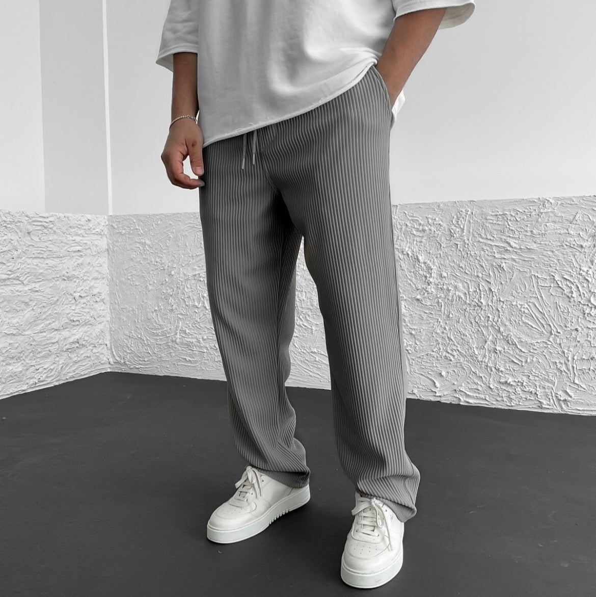 Men's Ribbed Knit Straight-Leg Joggers